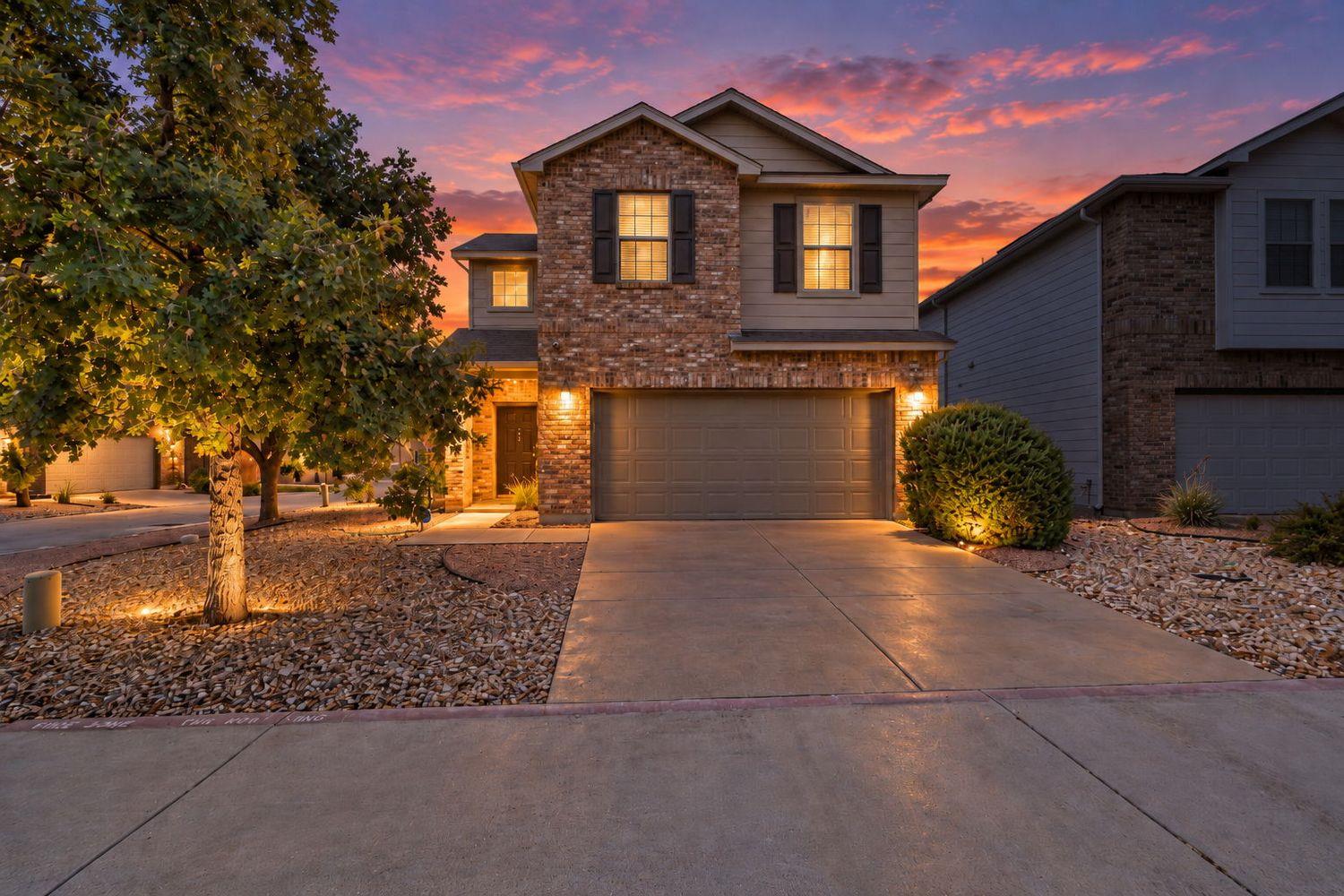 Listing photo 1 of 2304  Sentiero Walk