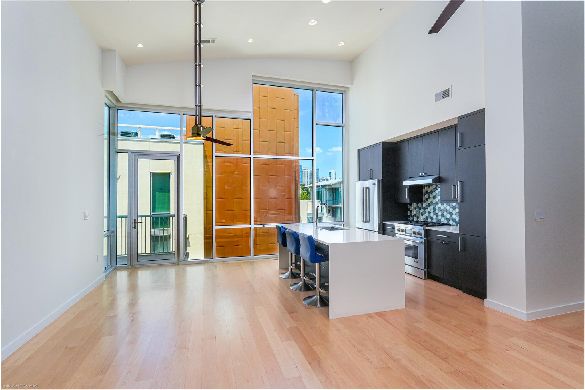Listing photo 1 of 1600  Barton Springs Rd  #5601