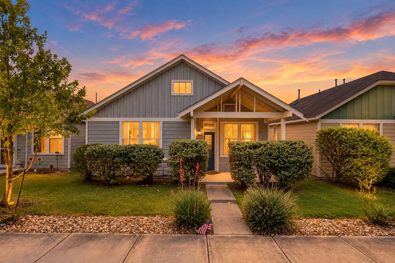 Listing photo 1 of 183  Grace St