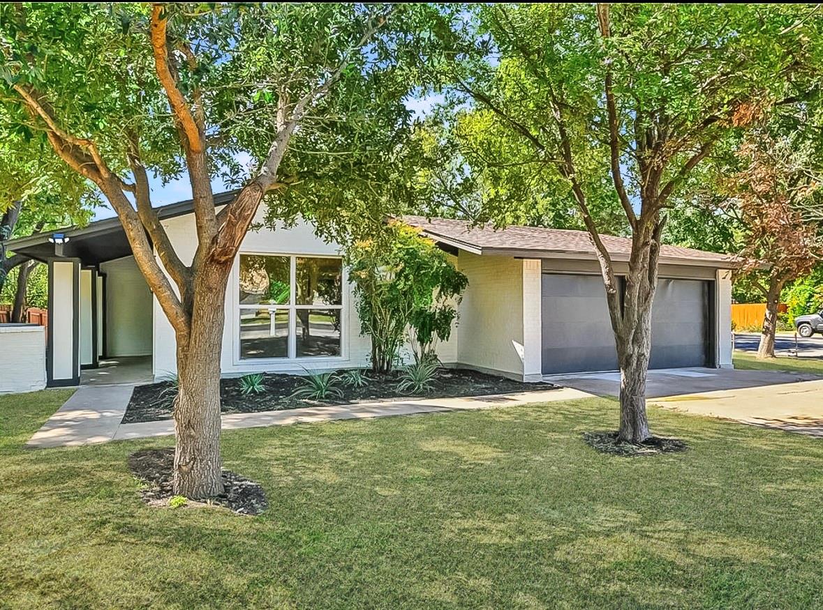 Foto de la propiedad en venta 1 de 1415  Mearns Meadow Blvd