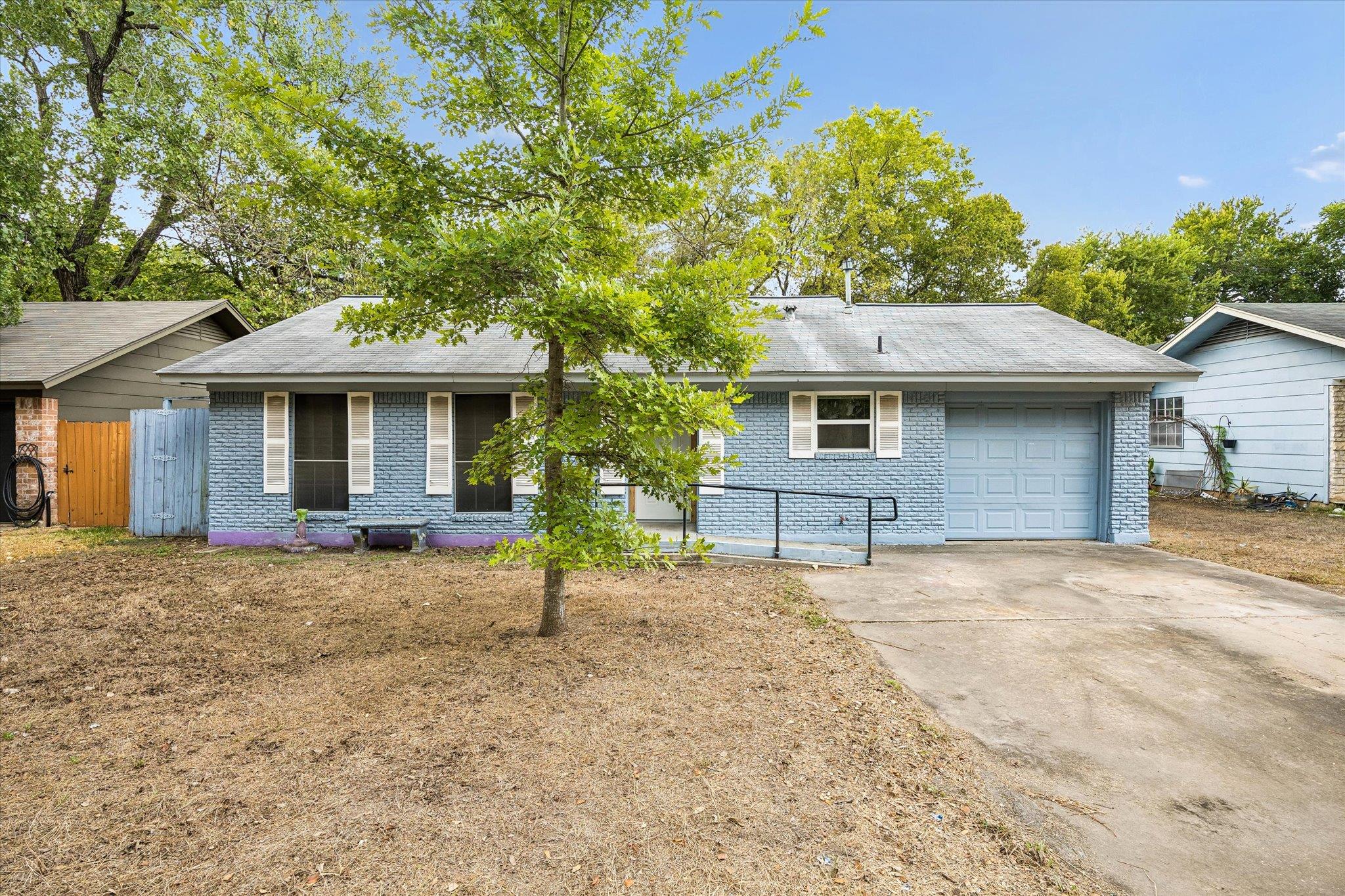 Listing photo 1 of 6009  LEISURE RUN Rd