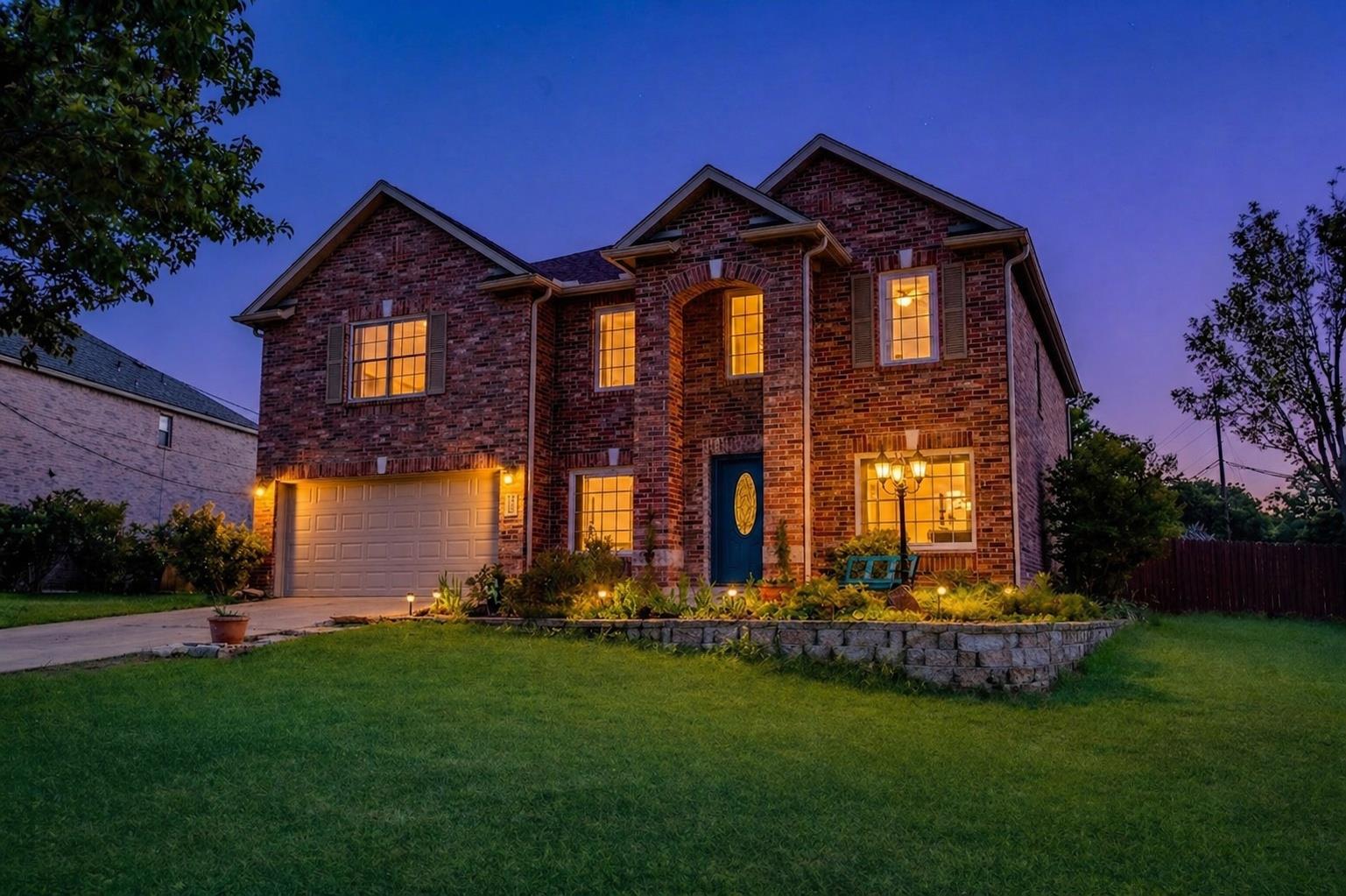 Ảnh nhà đang rao bán 1 của 200 S Prairie Ln