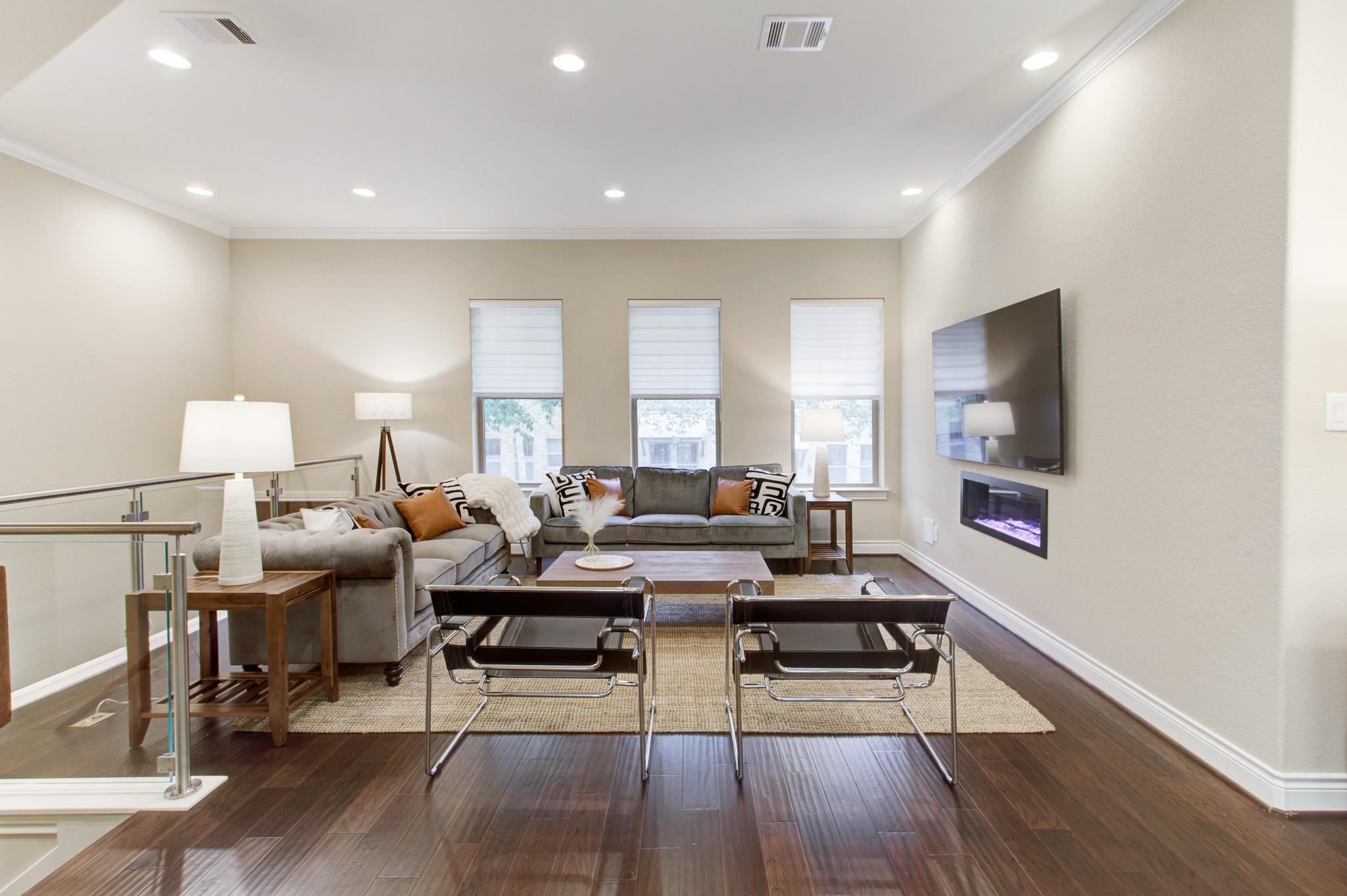 Listing photo 1 of 224  Adams St
