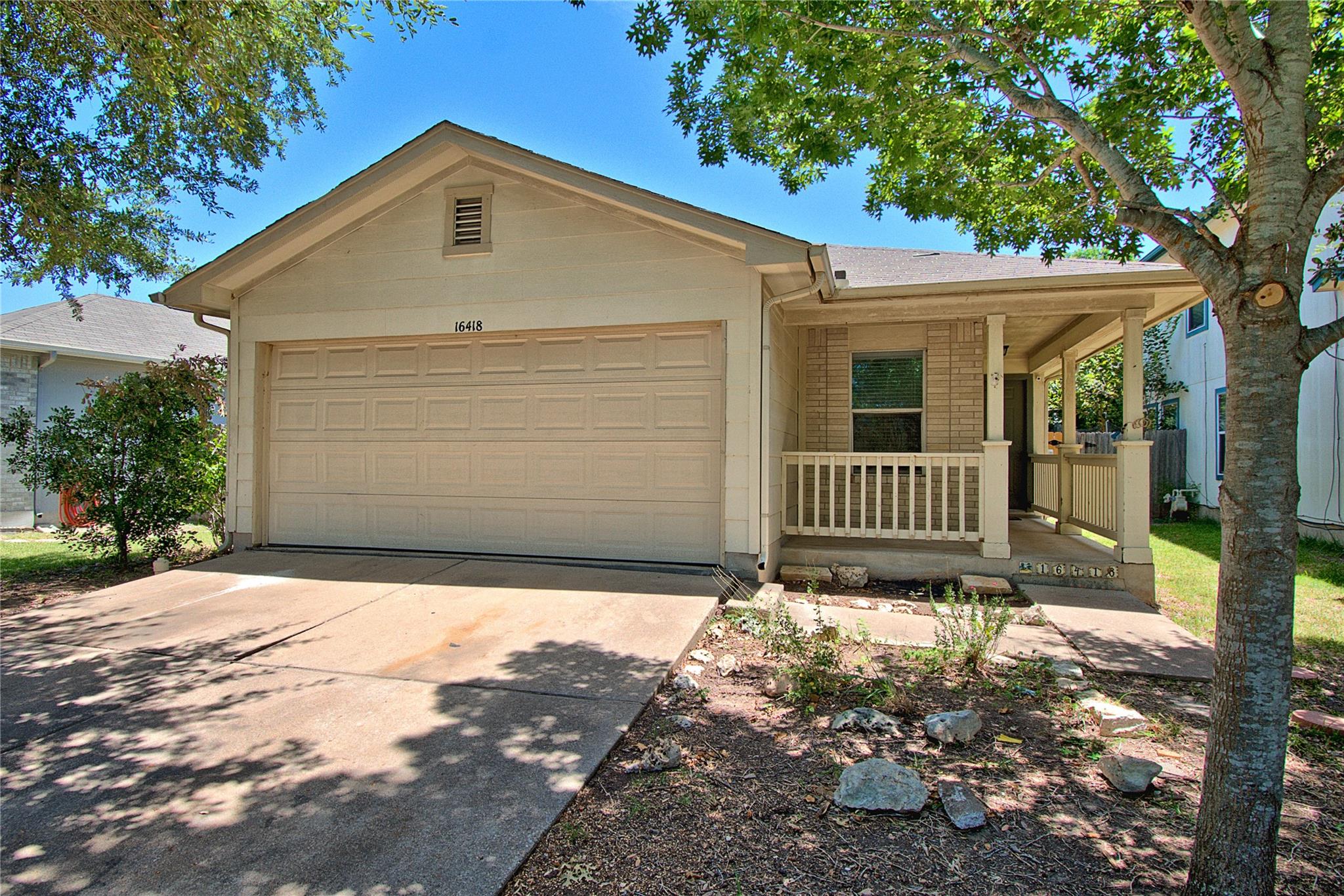 16418  Hamilton Point Cir 的房源照片，第 1 张