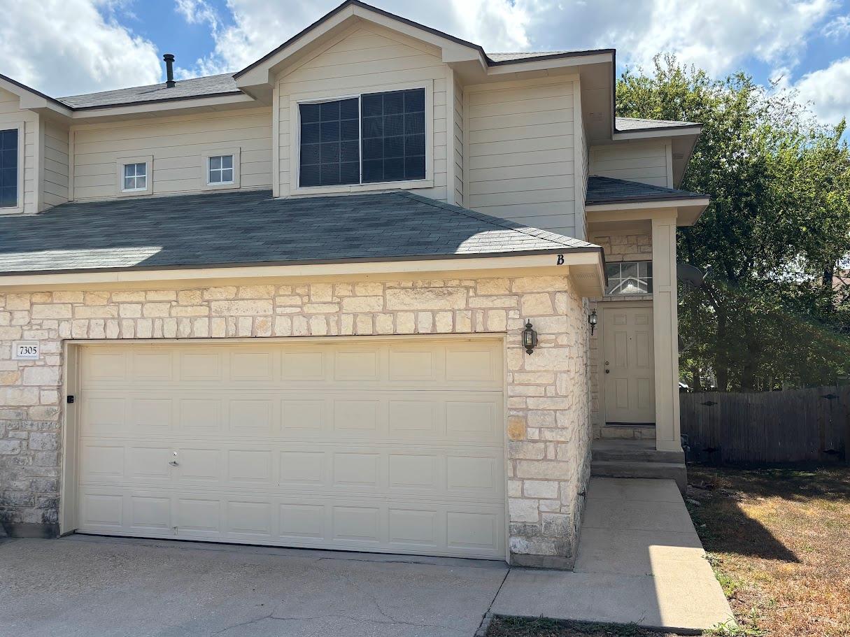 Foto de la propiedad en venta 1 de 7305  Dan Jean Dr  #B