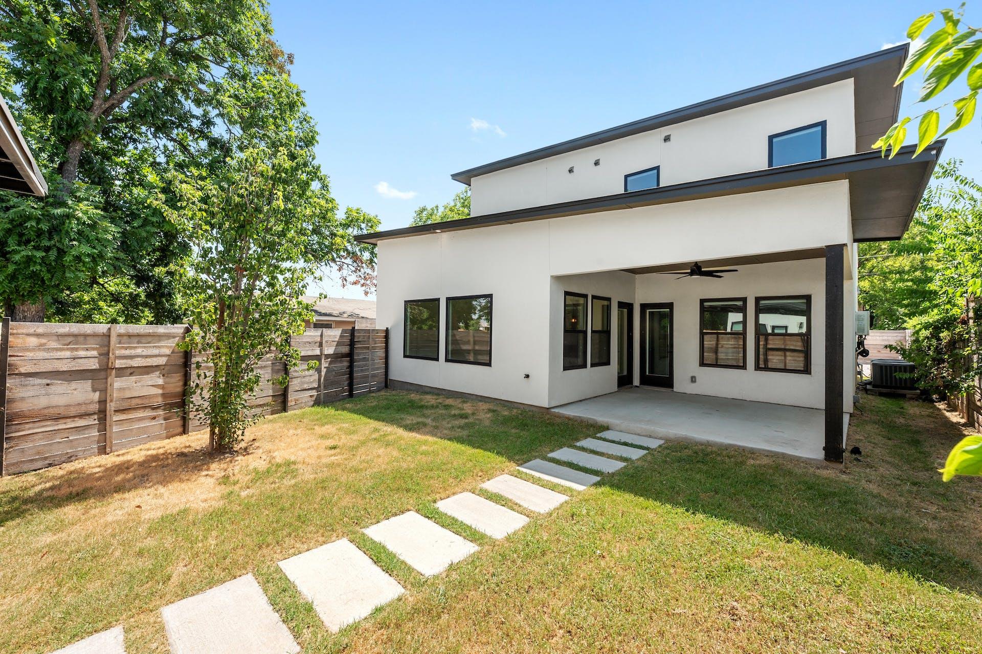 Foto del anuncio 1 de 7008  Meador Ave  #1