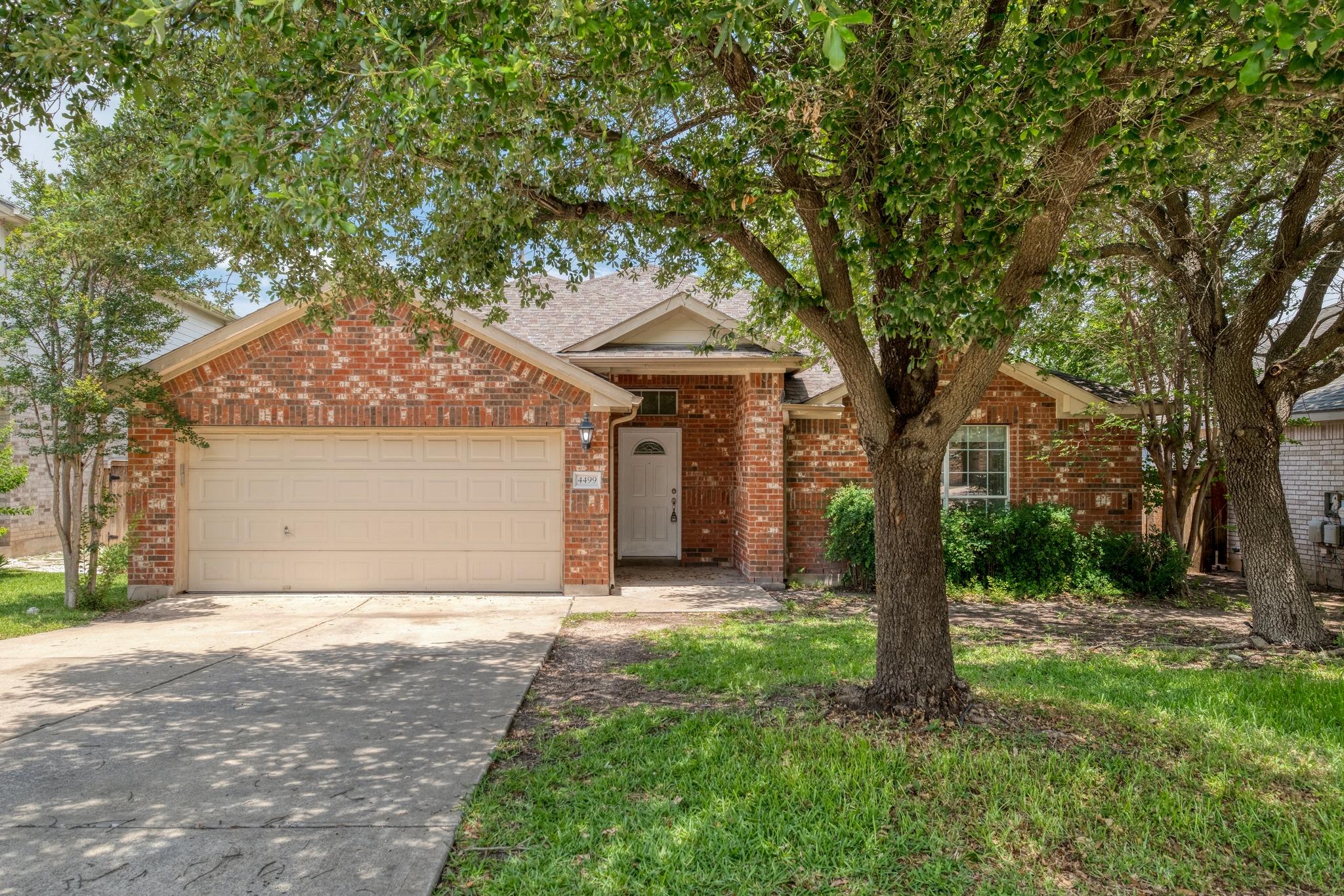 Foto del anuncio 1 de 4499  Heritage Well Ln