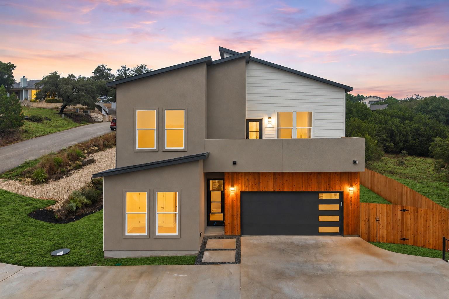 Listing photo 1 of 2603  Franklin Cv