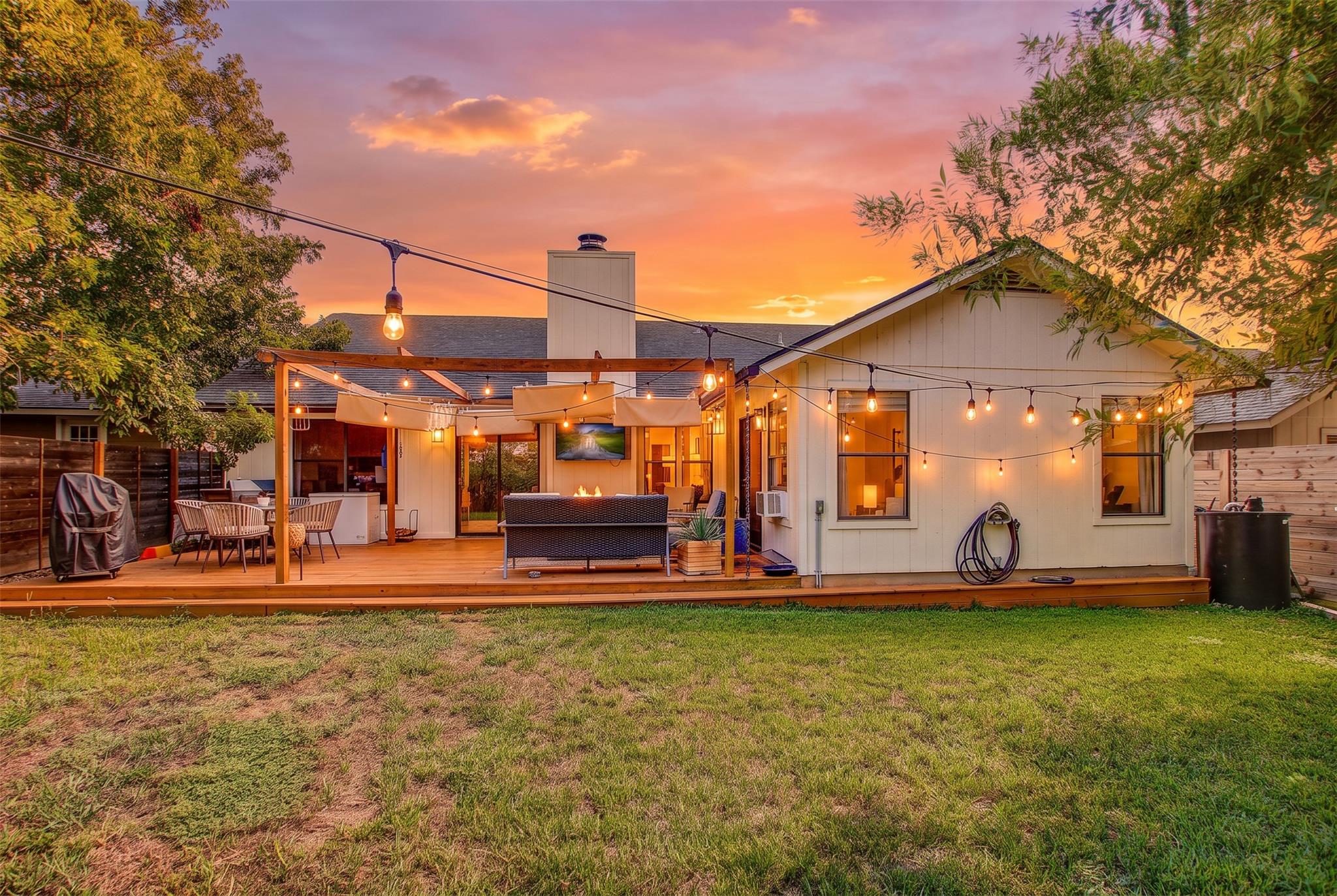 Listing photo 1 of 9706  Woodshire Dr