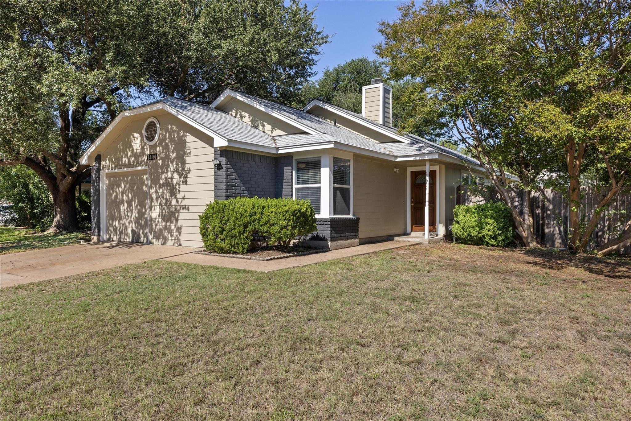 Listing photo 1 of 14401  Tiffer Ln