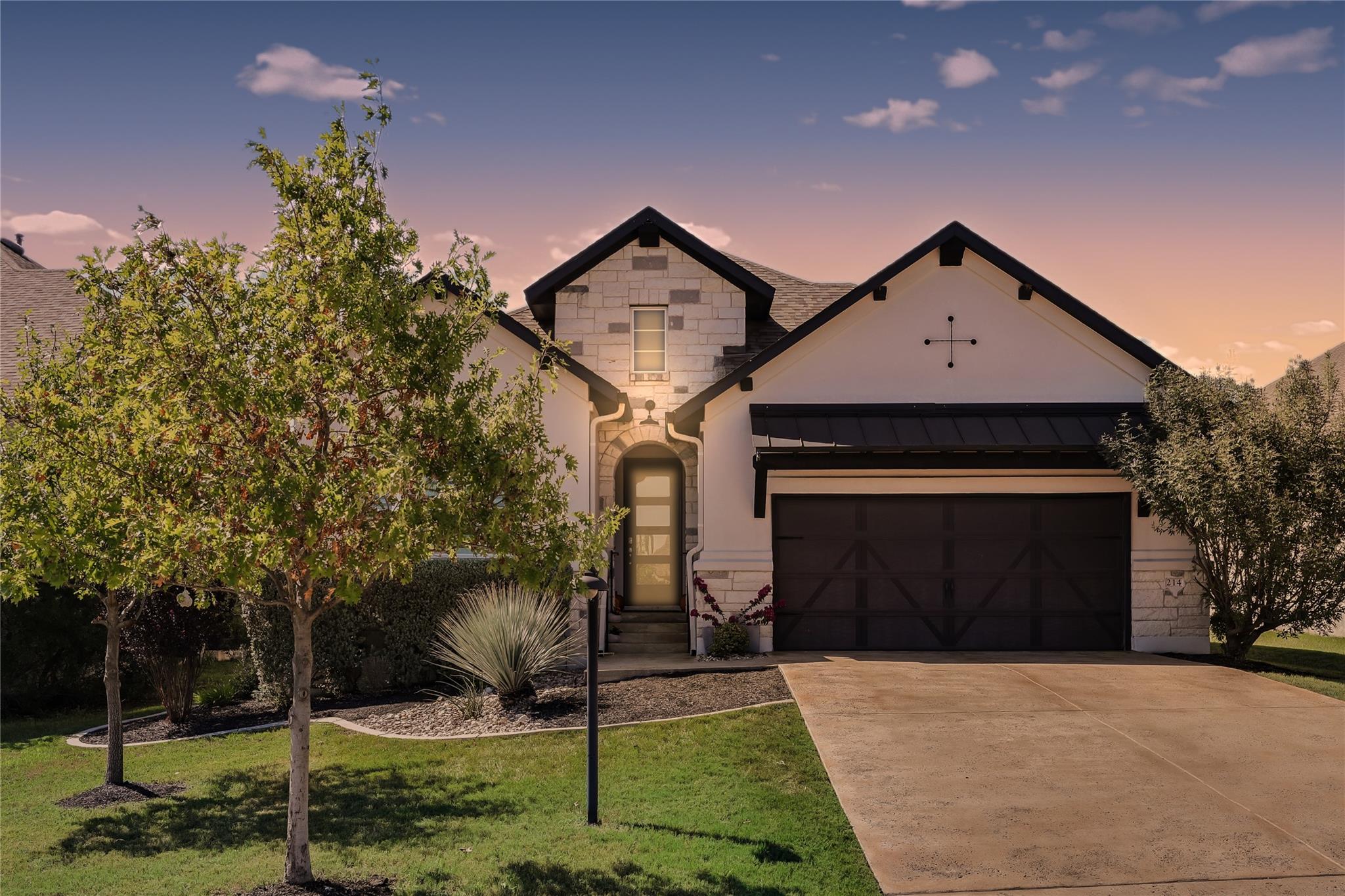 Listing photo 1 of 214  Gulfton St