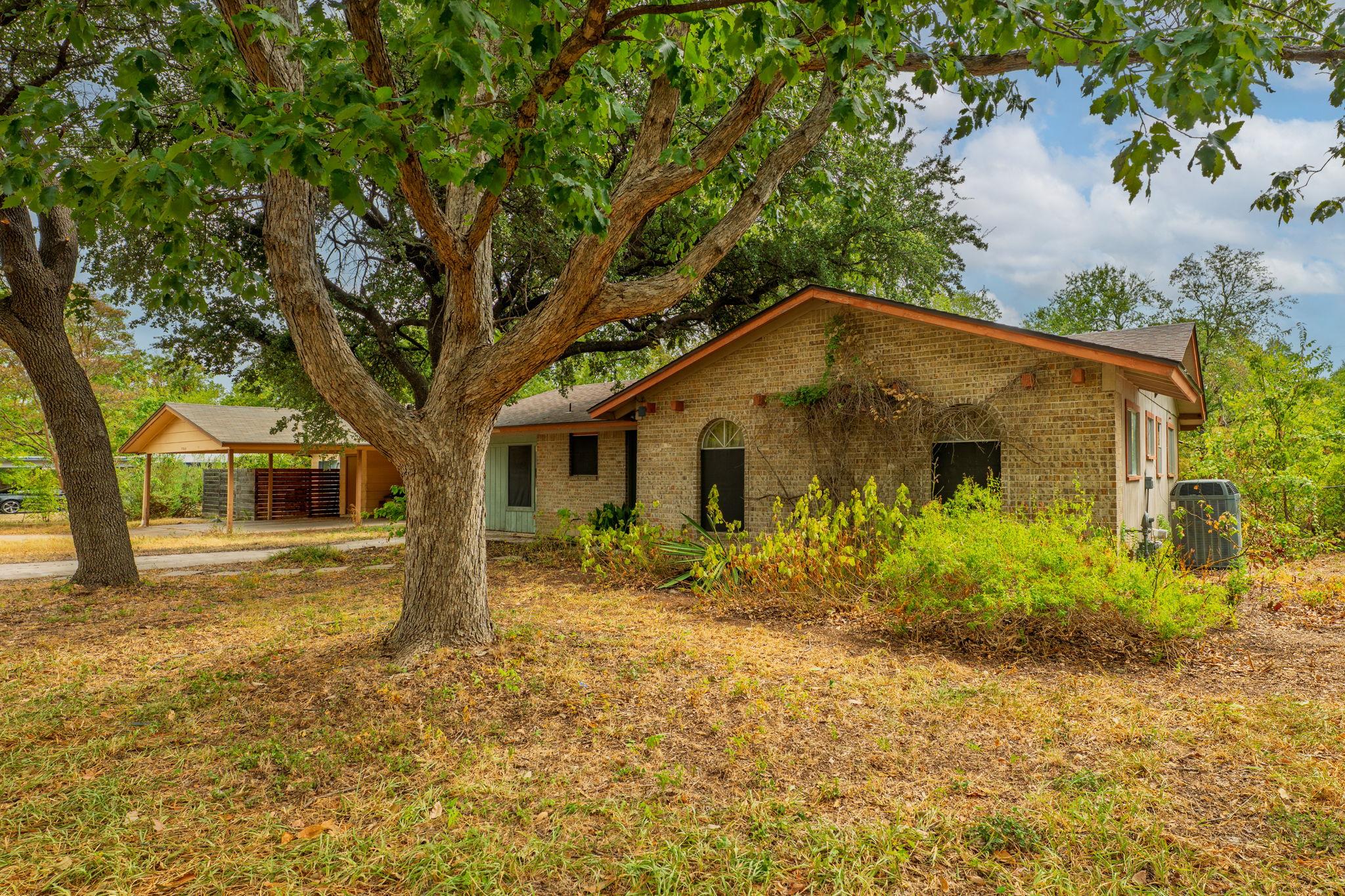 7707  Meadowview Ln 的房源照片，第 1 张