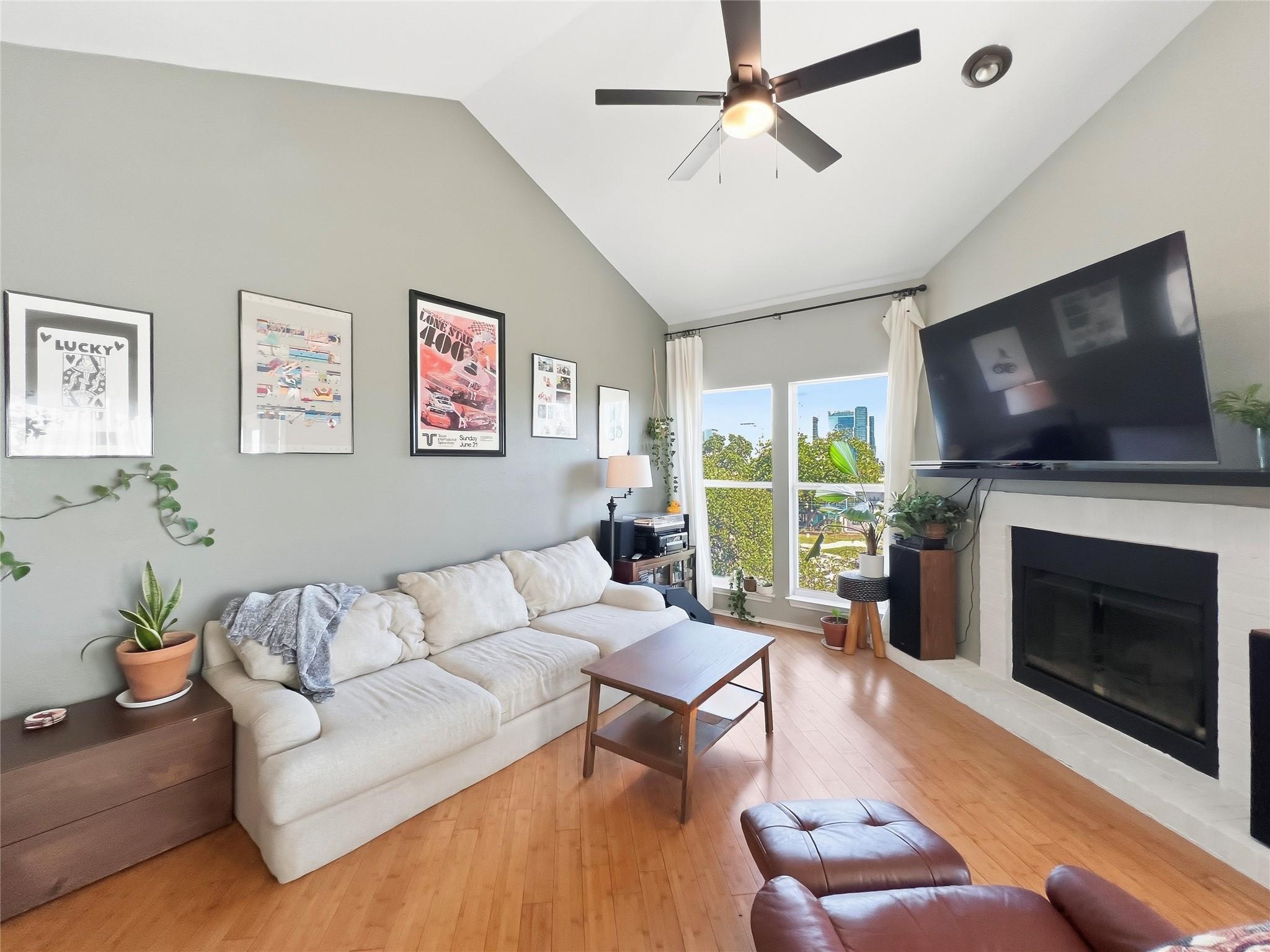 Listing photo 1 of 700  S 1 St  #308