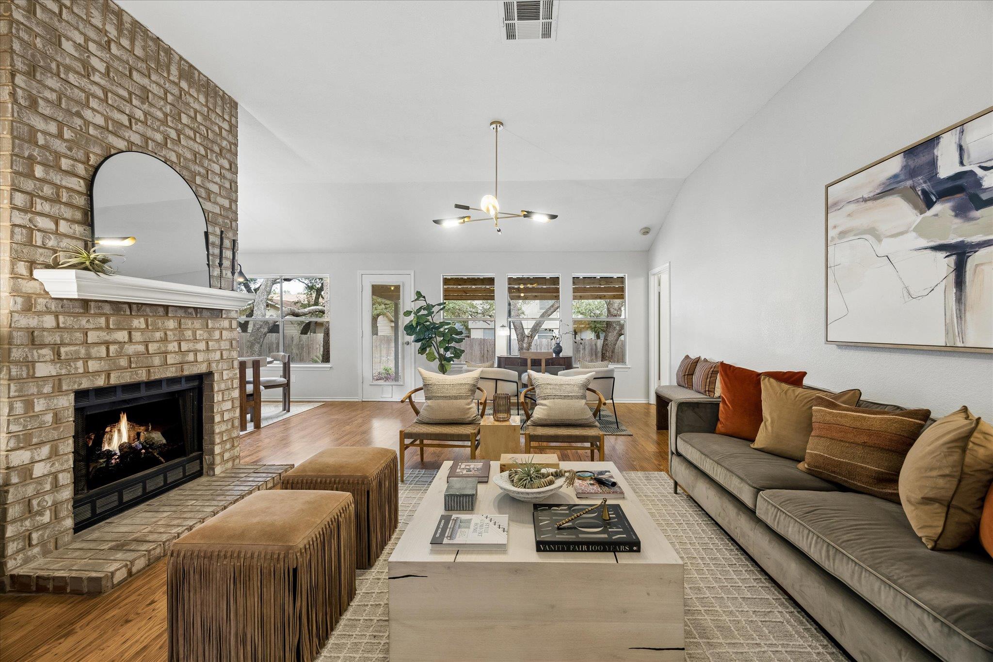Listing photo 1 of 1707  Mesquite Rd