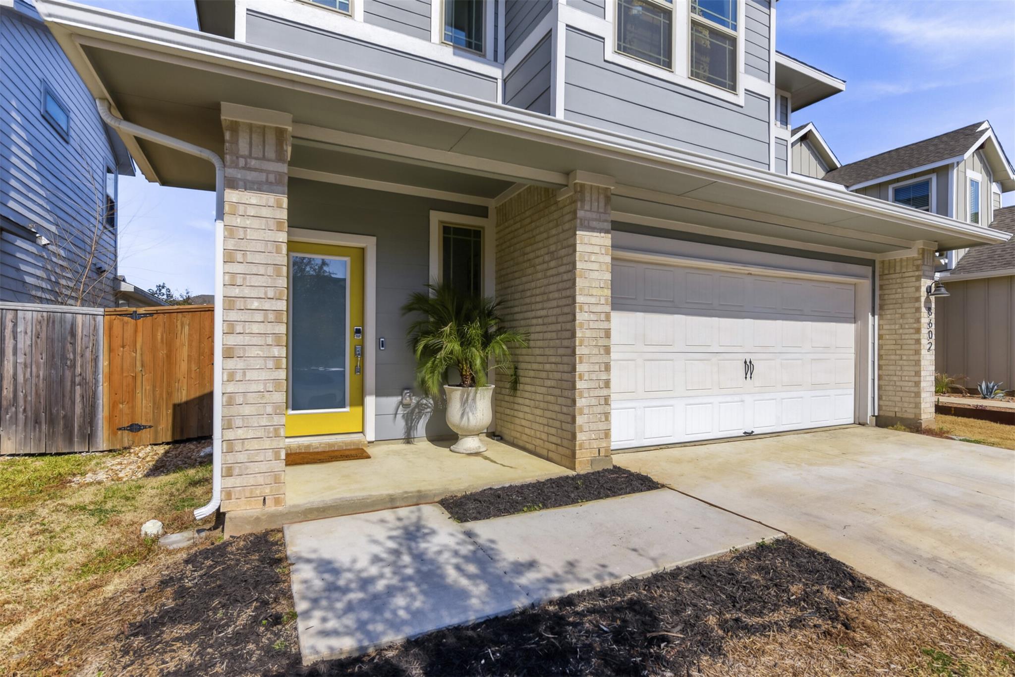 Listing photo 1 of 8602  Cottage Rose Dr