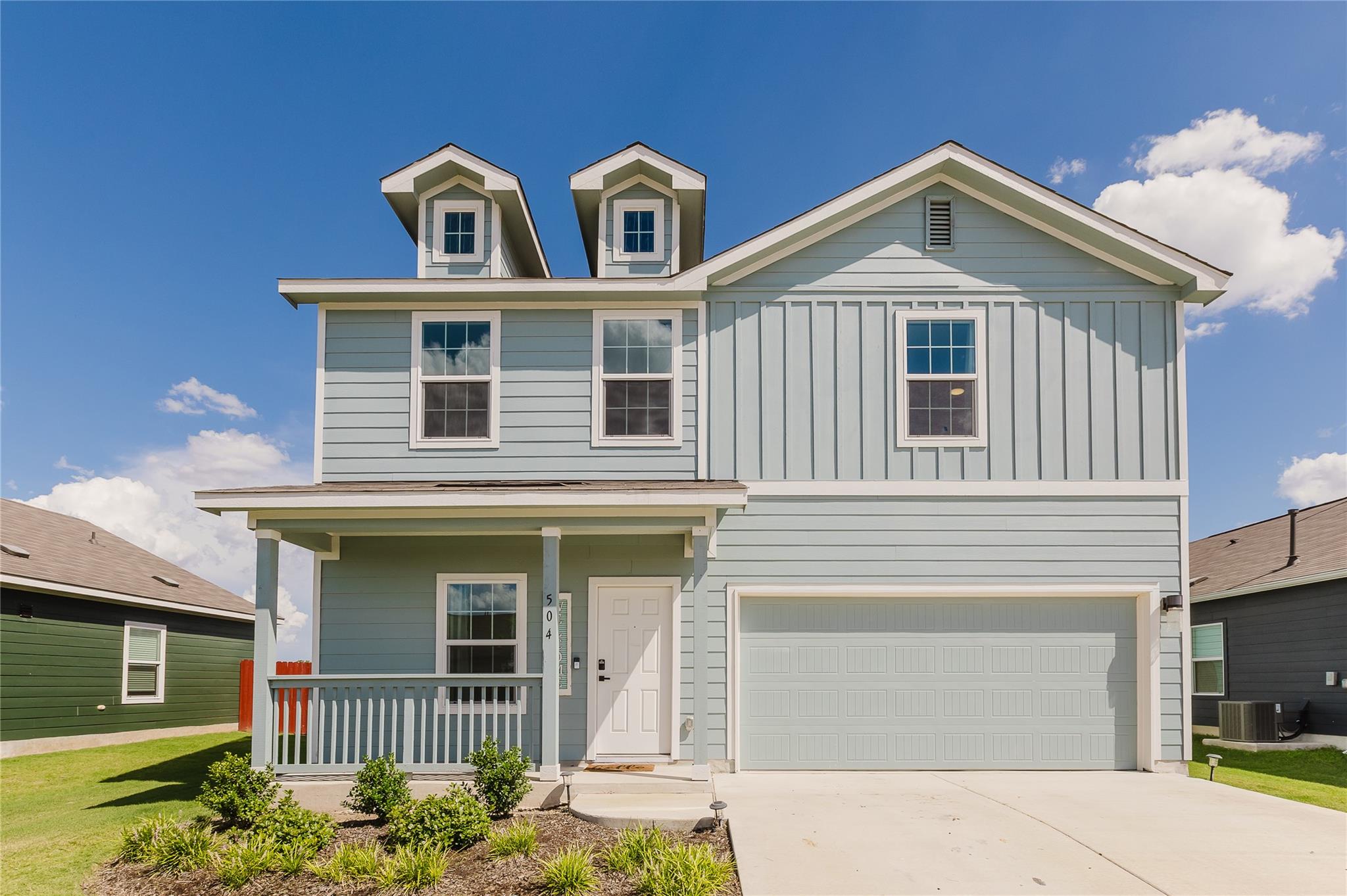 Craftsman architectural details and a welcoming f
