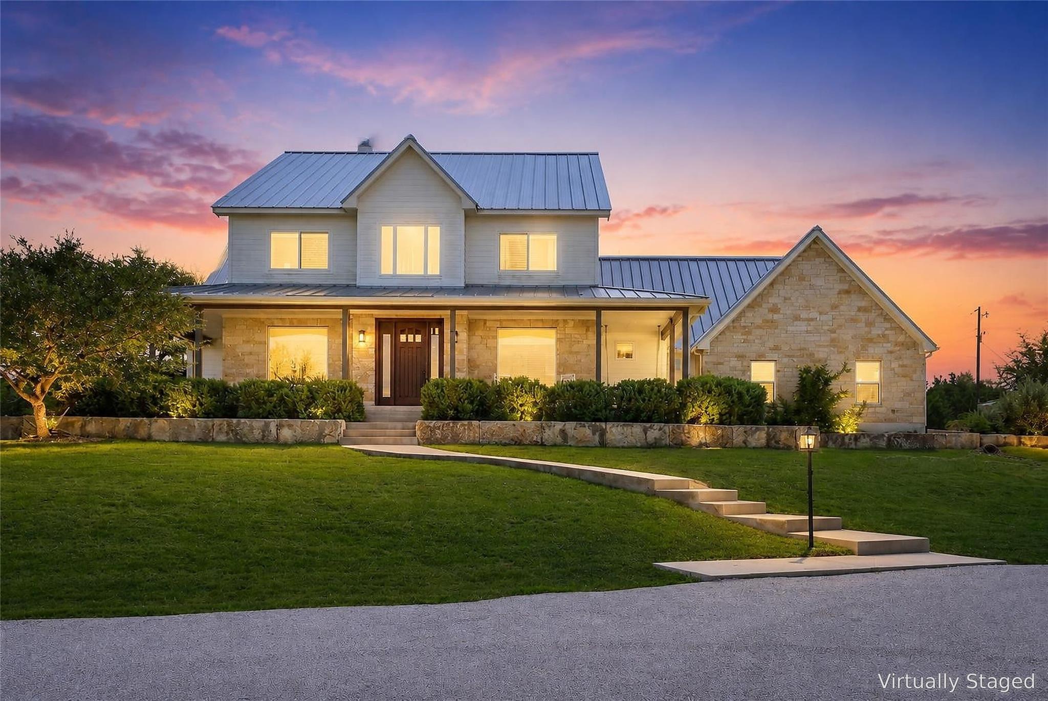 Listing photo 1 of 1051  Trailhead Cir