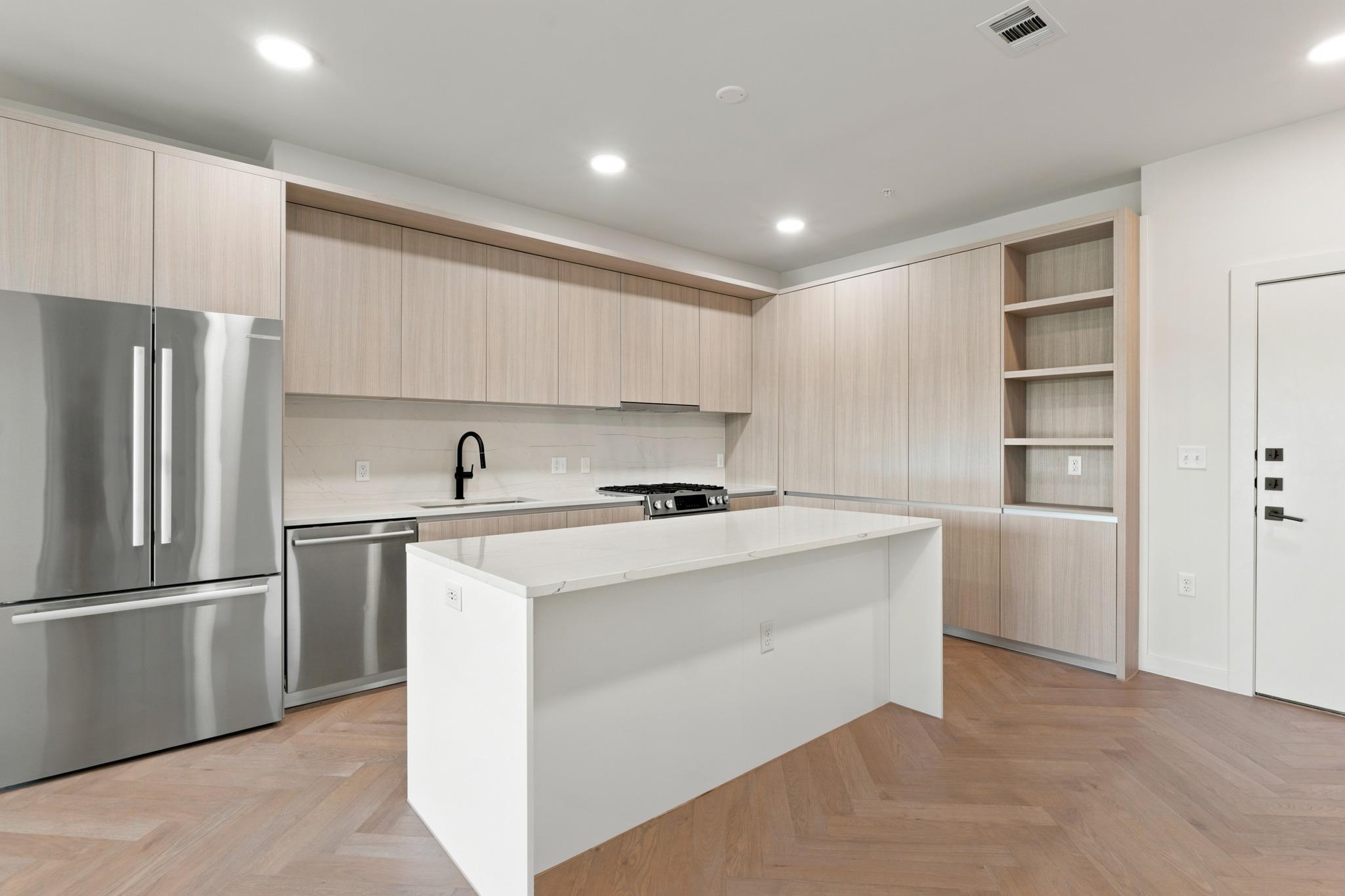 2209 S 1st St  #335 매물 사진 1