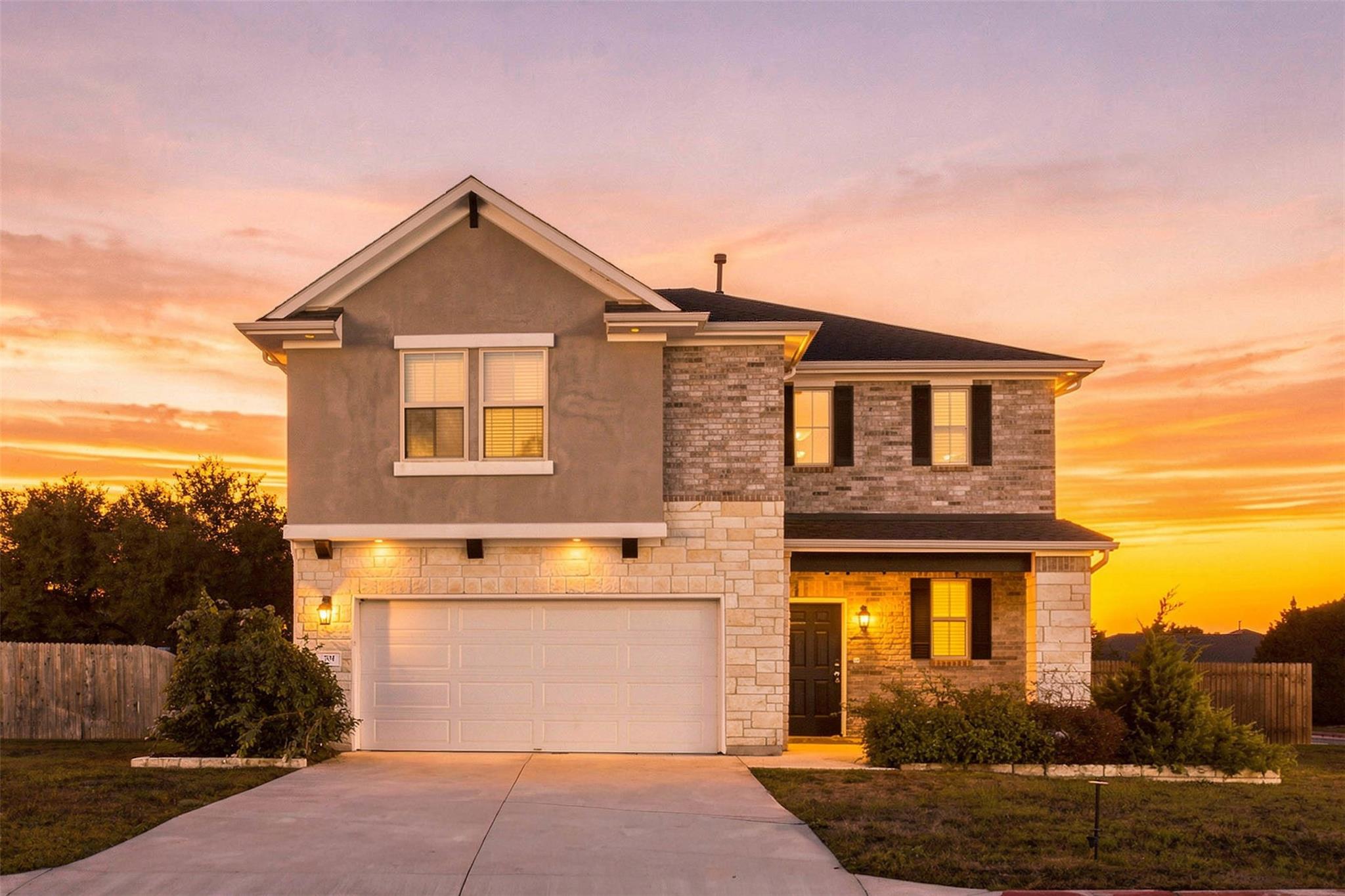 Foto del anuncio 1 de 701  Hays Hill Dr