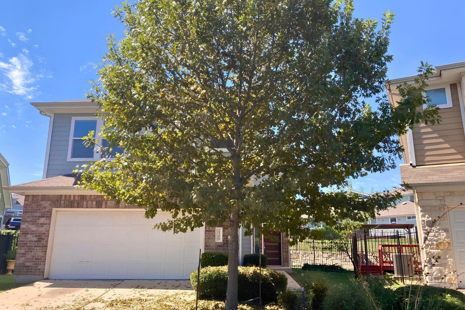 Listing photo 1 of 2308  Montague St
