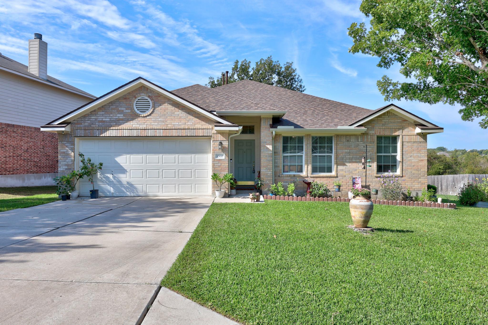 Listing photo 1 of 1500  Ashberry Trl