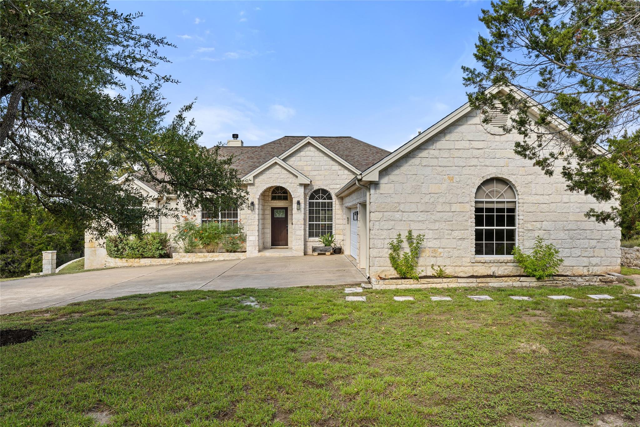 Listing photo 1 of 1025  Sunset Canyon Dr N