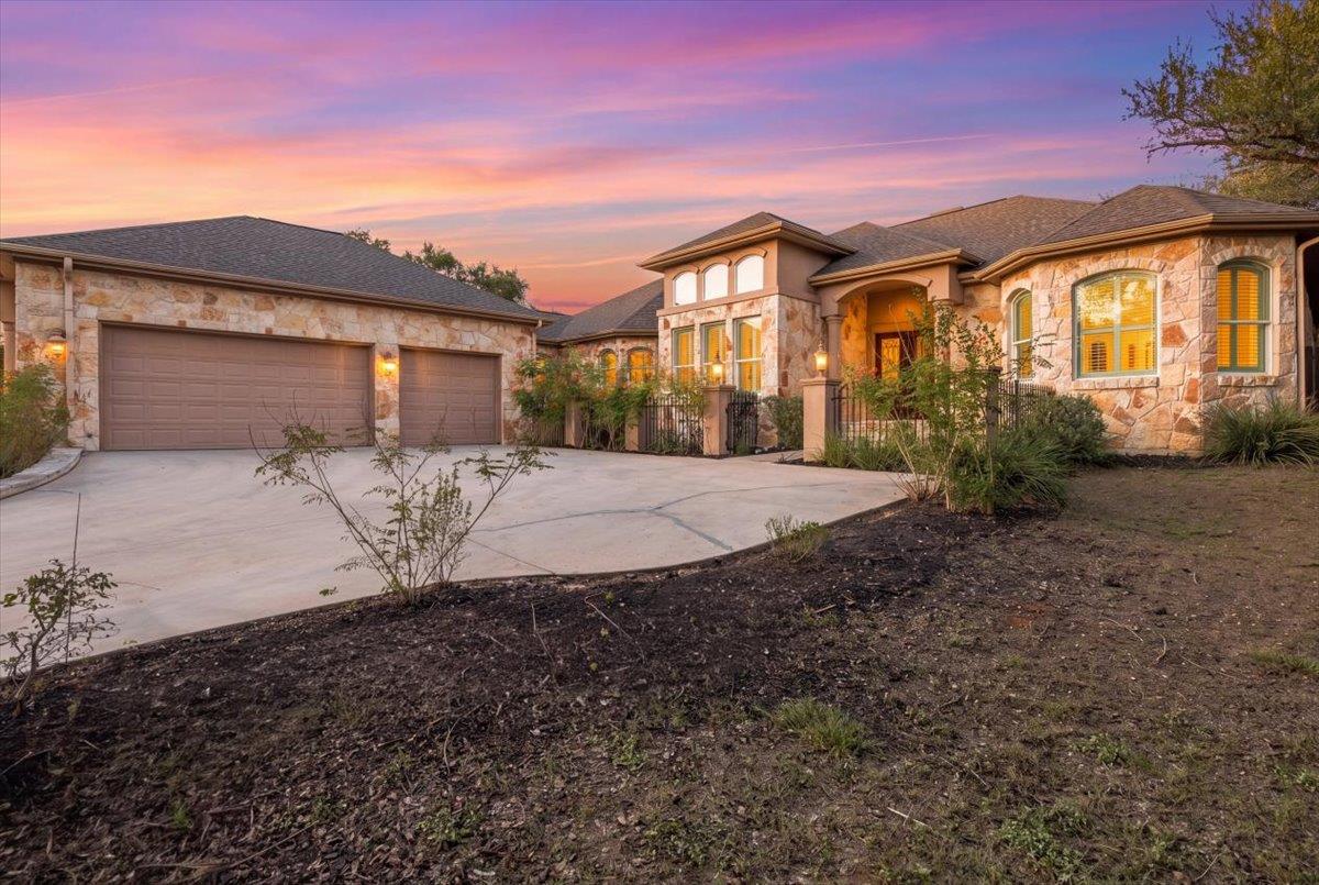 Ảnh nhà đang rao bán 1 của 2708  Springwood Ln