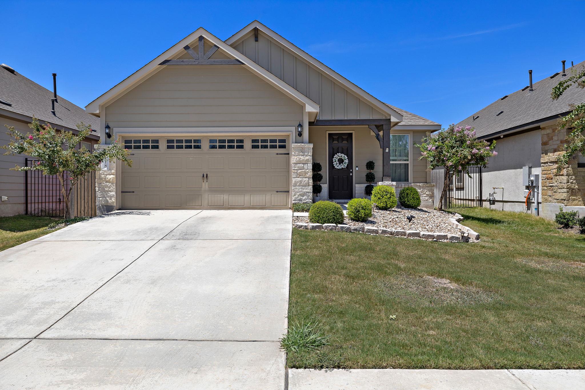 Listing photo 1 of 218  Bonnet Blvd