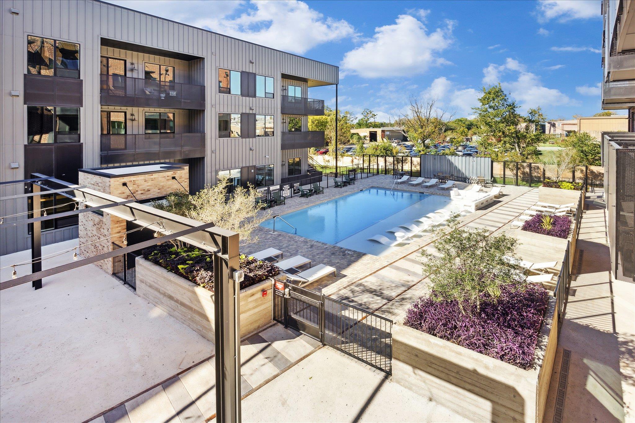 Listing photo 1 of 4510  Terry-O Ln  #210