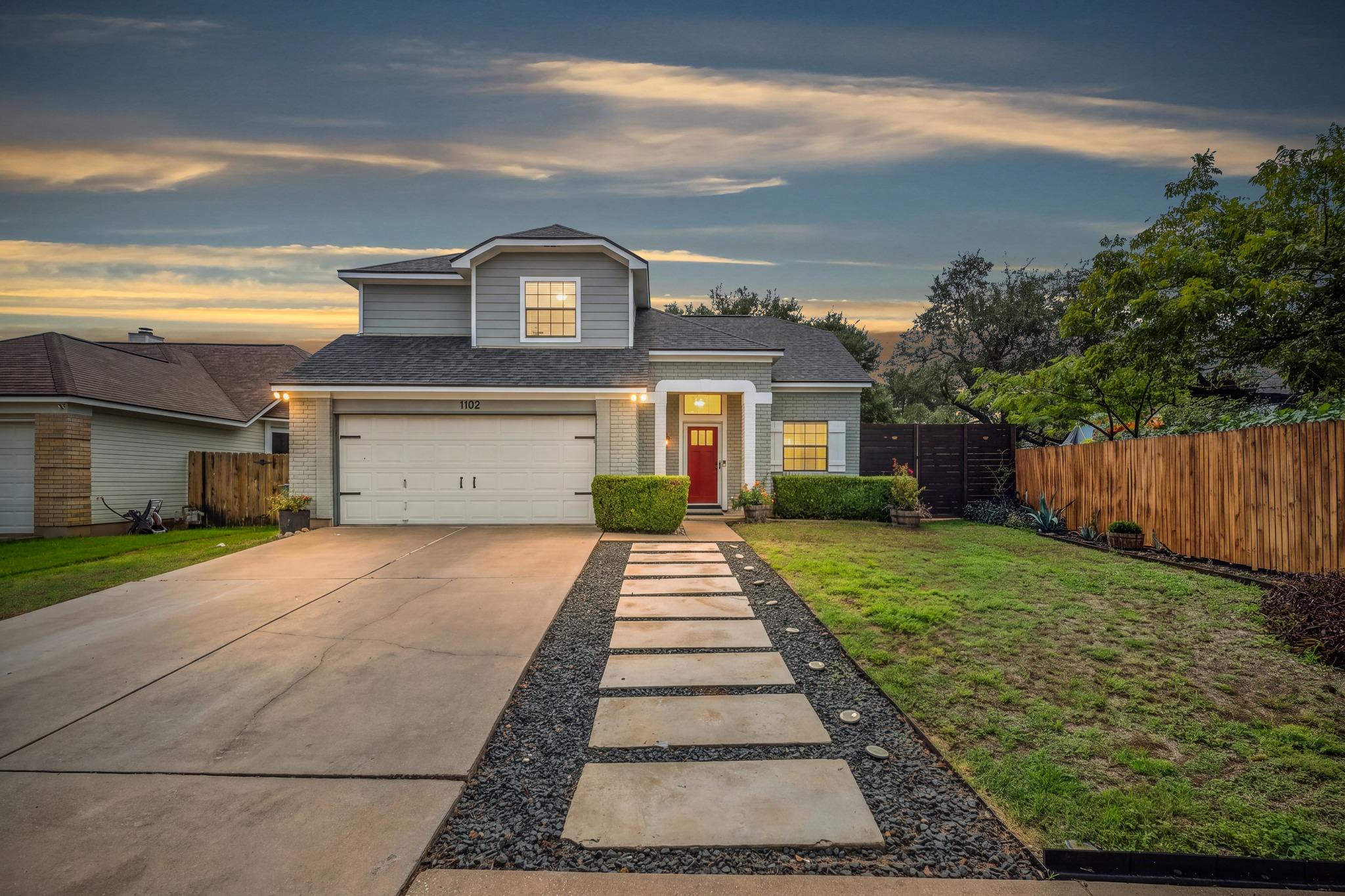 Listing photo 1 of 1102  Rambling Trl