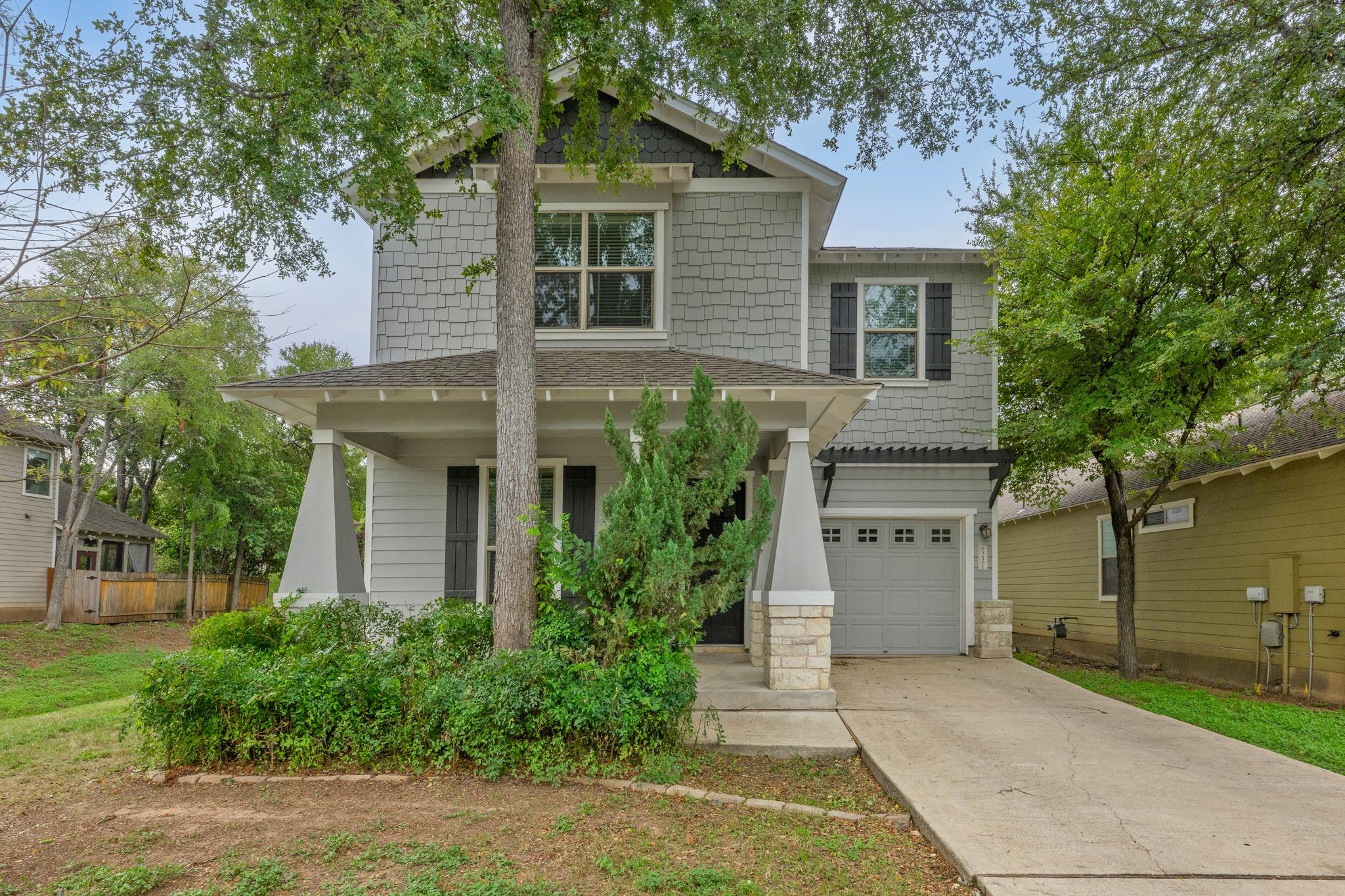 Listing photo 1 of 2501  Amur Dr