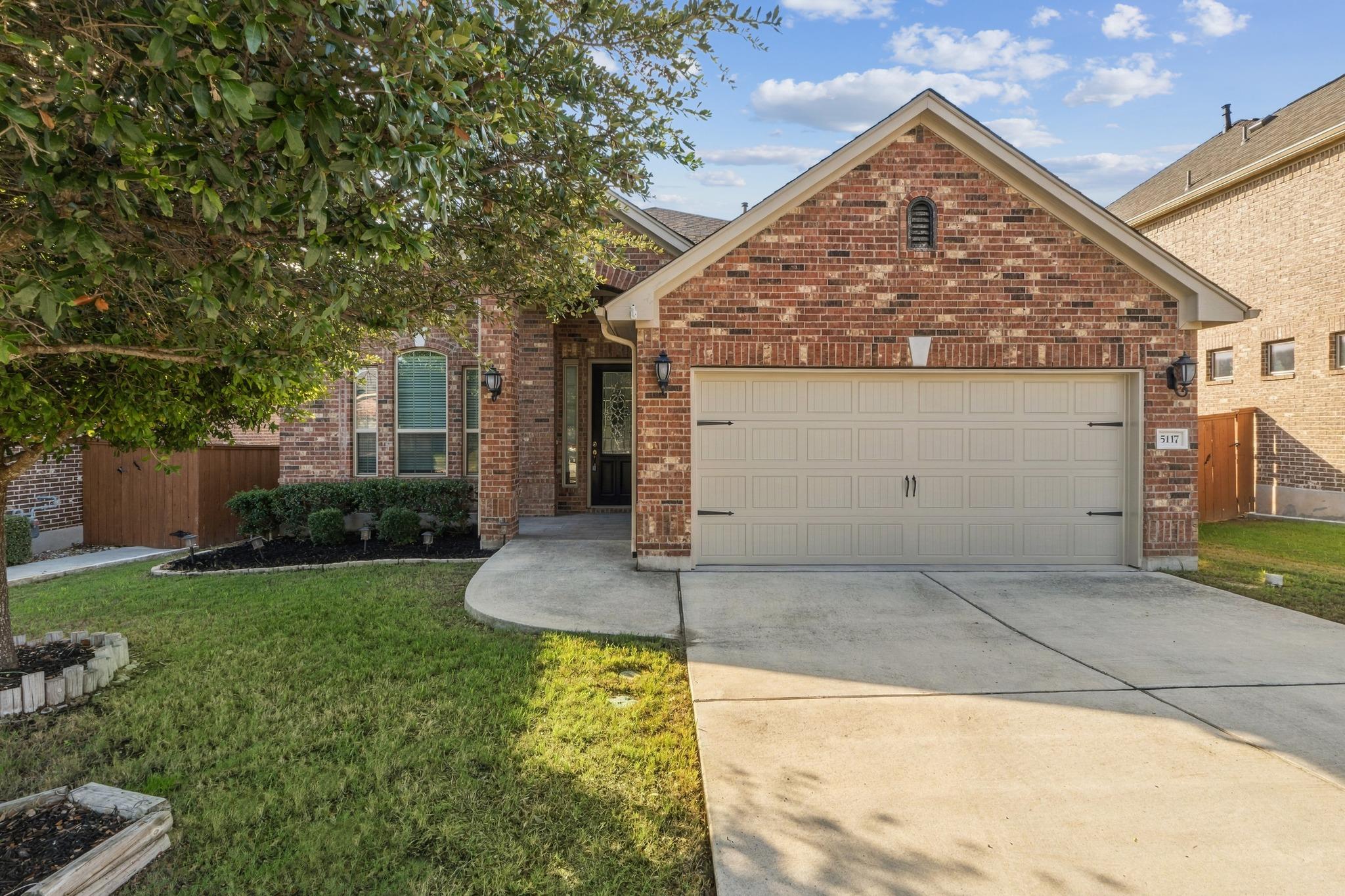 Listing photo 1 of 5117  Veranda Ter