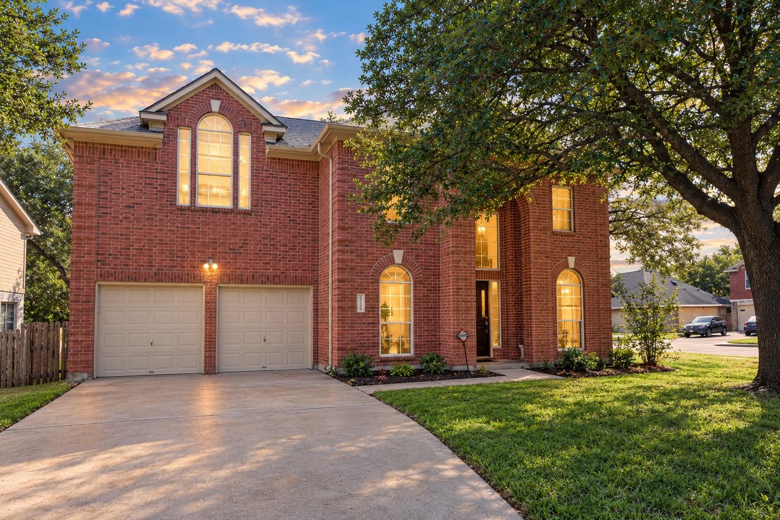Listing photo 1 of 8531  Delavan Ave