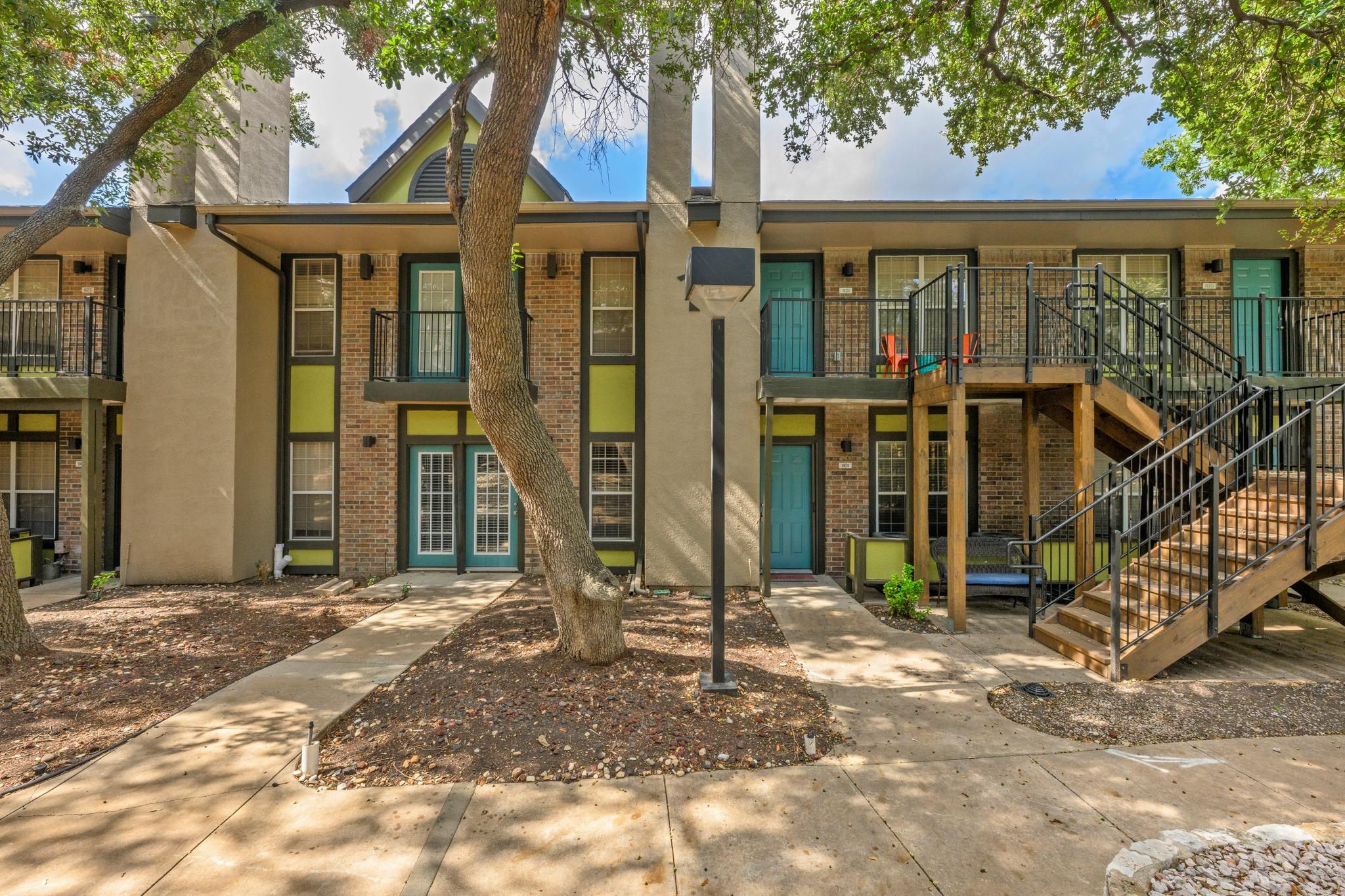 Listing photo 1 of 7685  NORTHCROSS Dr  #1101