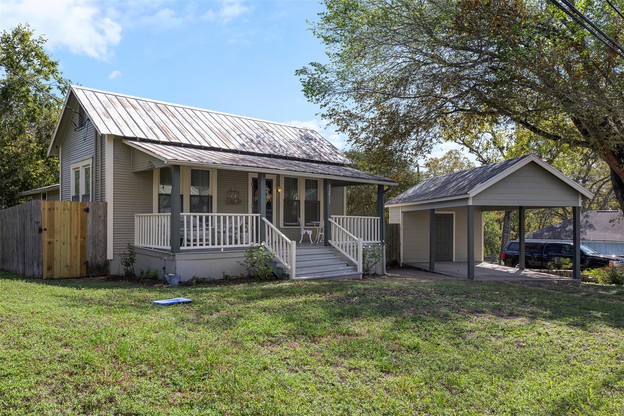Listing photo 1 of 12411 E Texas St