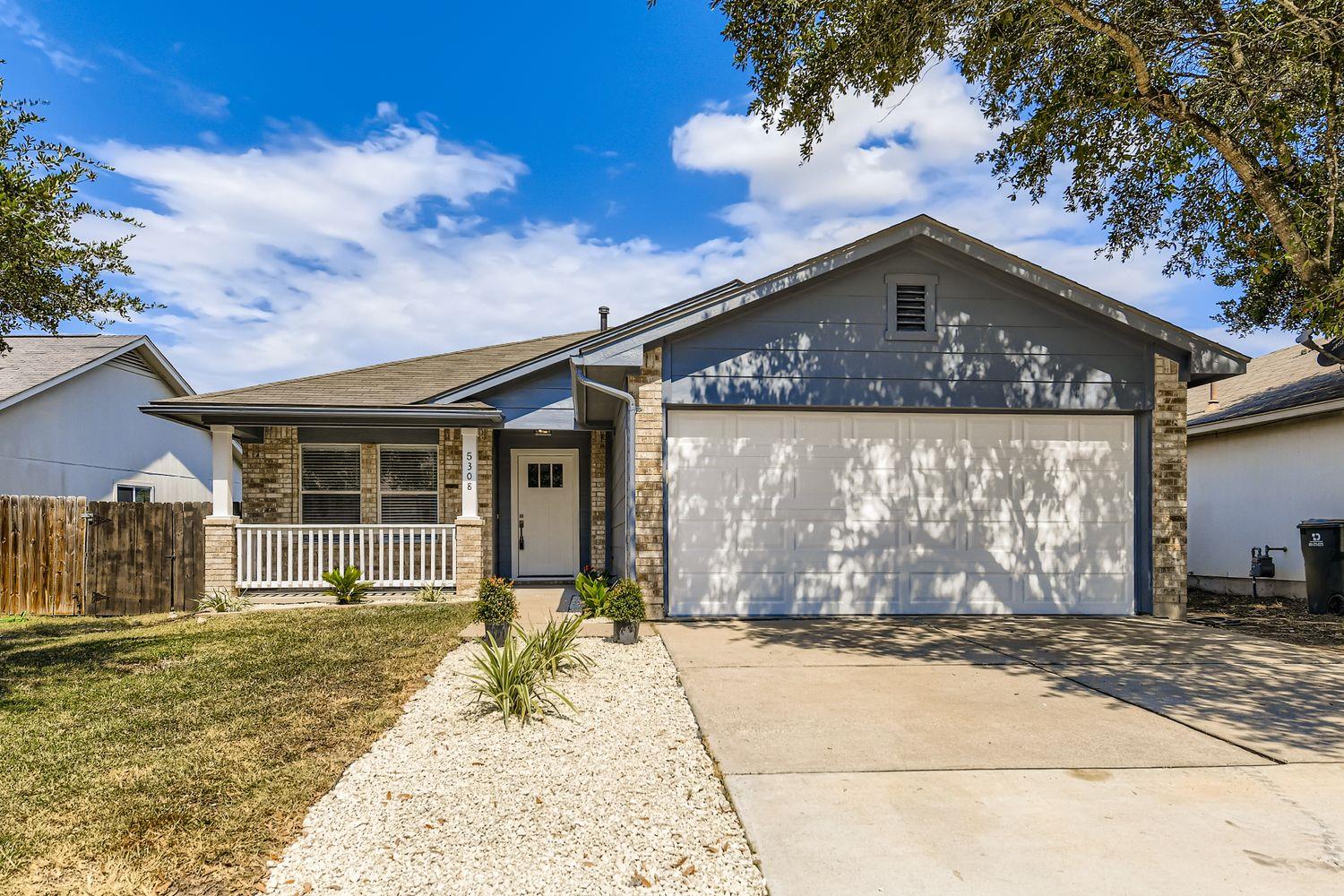 Listing photo 1 of 5308  English Ave