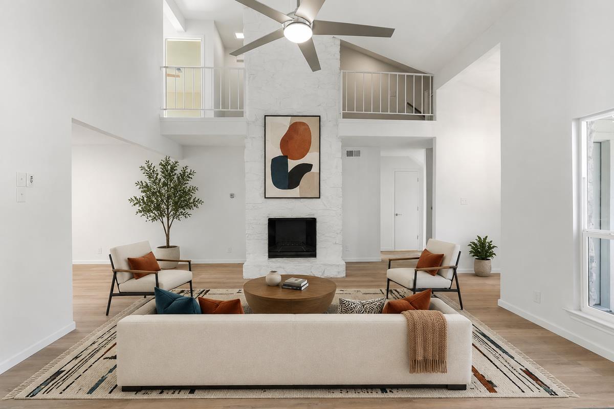 Listing photo 1 of 2217  Onion Creek Pkwy  #121