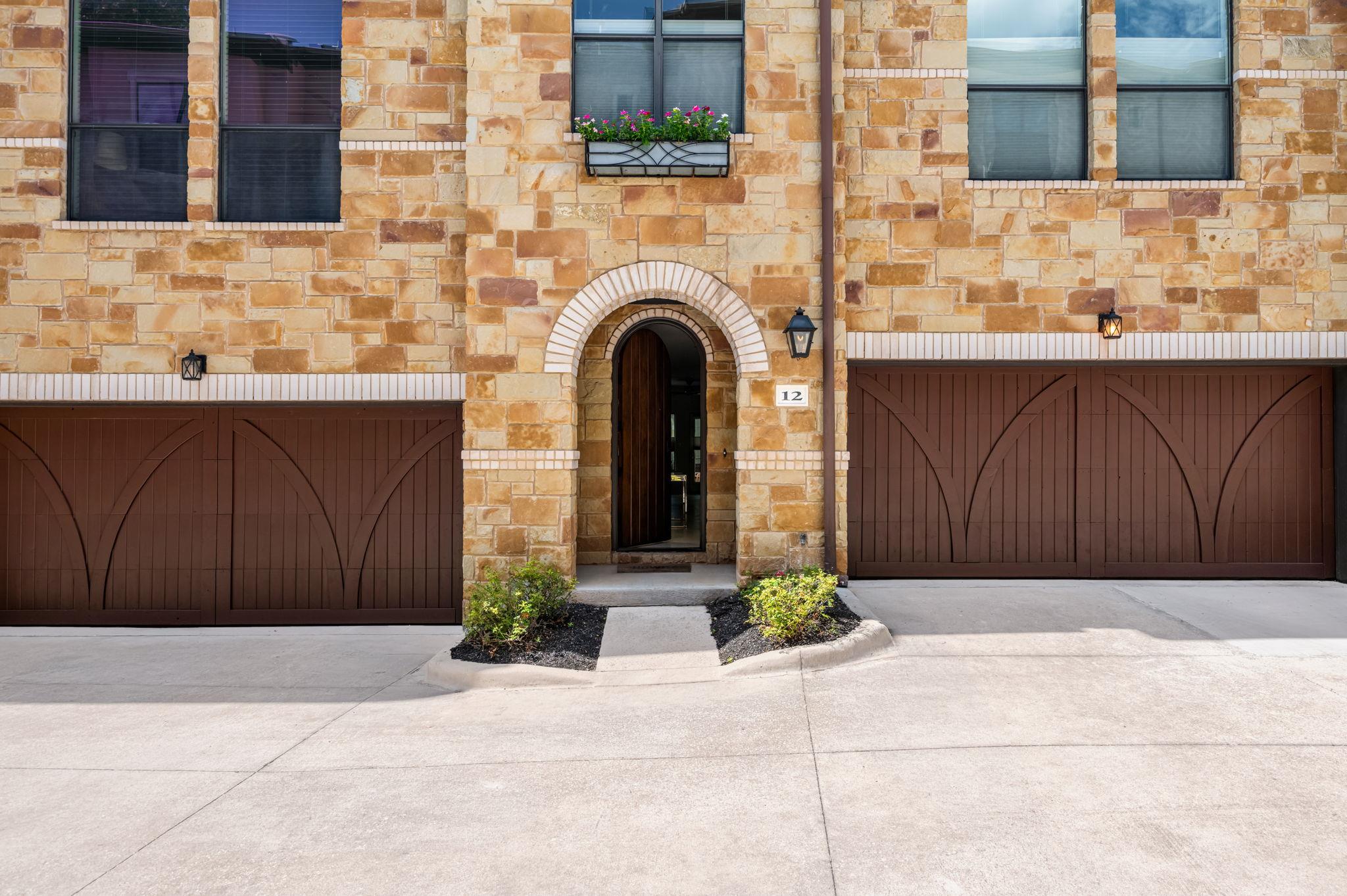 Listing photo 1 of 2505  Enfield Rd  #12