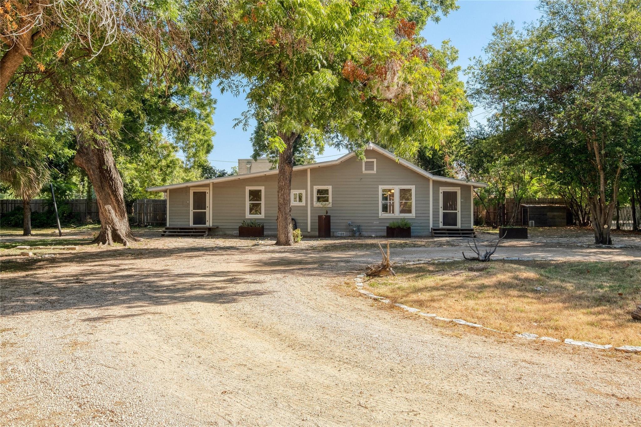 Listing photo of 712  Nowotny Ln