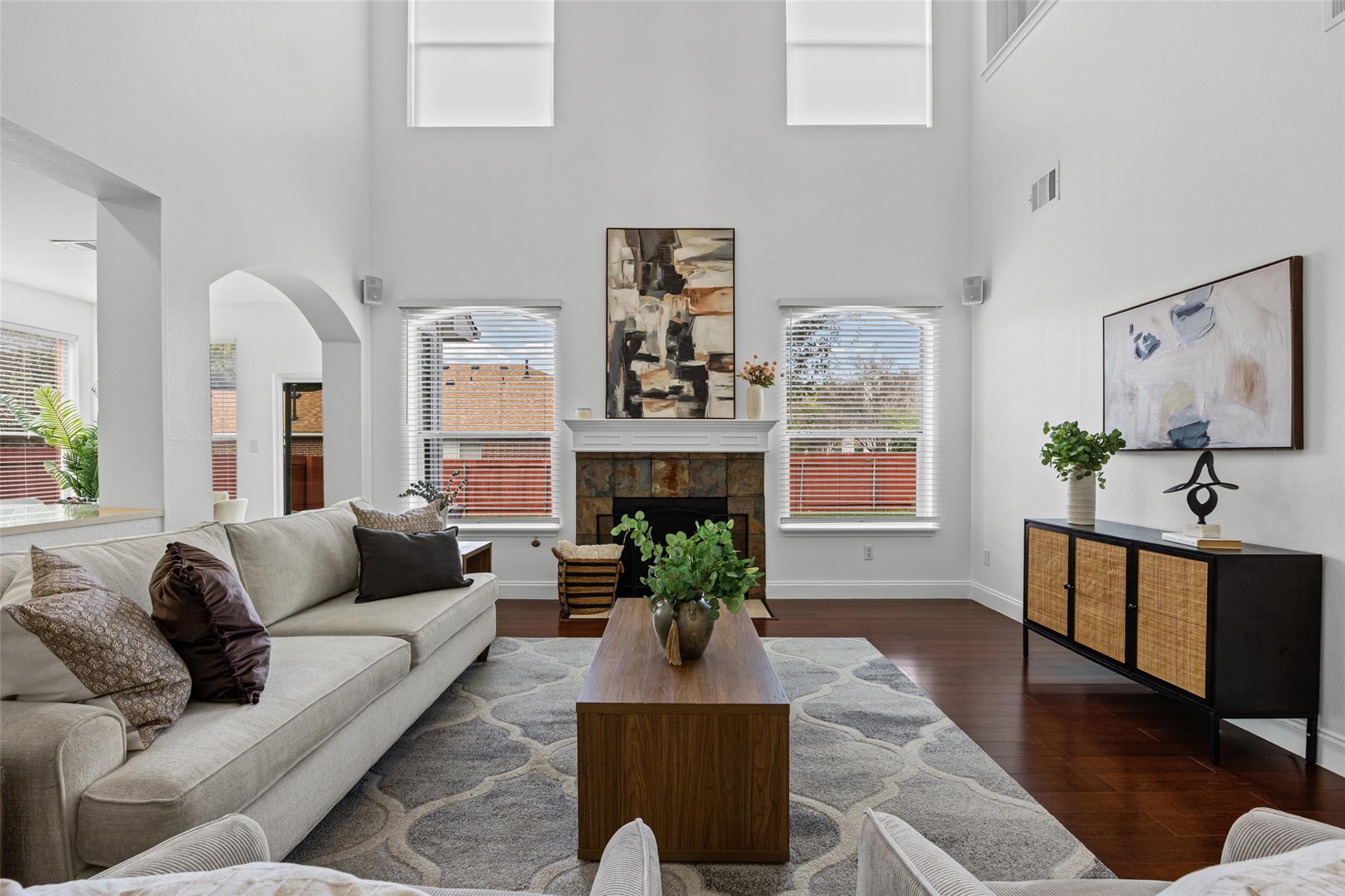 Listing photo 1 of 3228  Jewelfish Cv