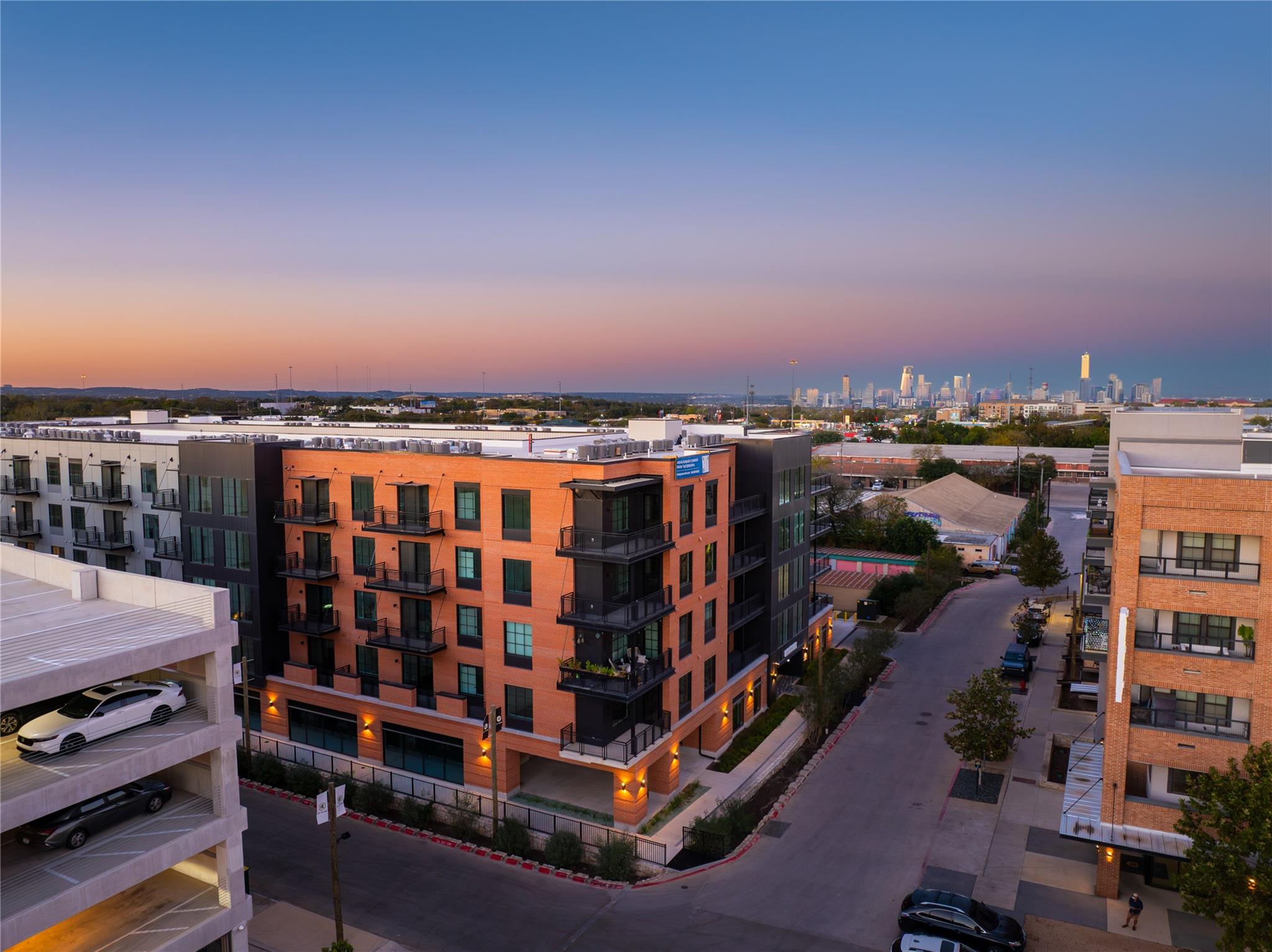 Listing photo 1 of 4315 S Congress Ave  #221