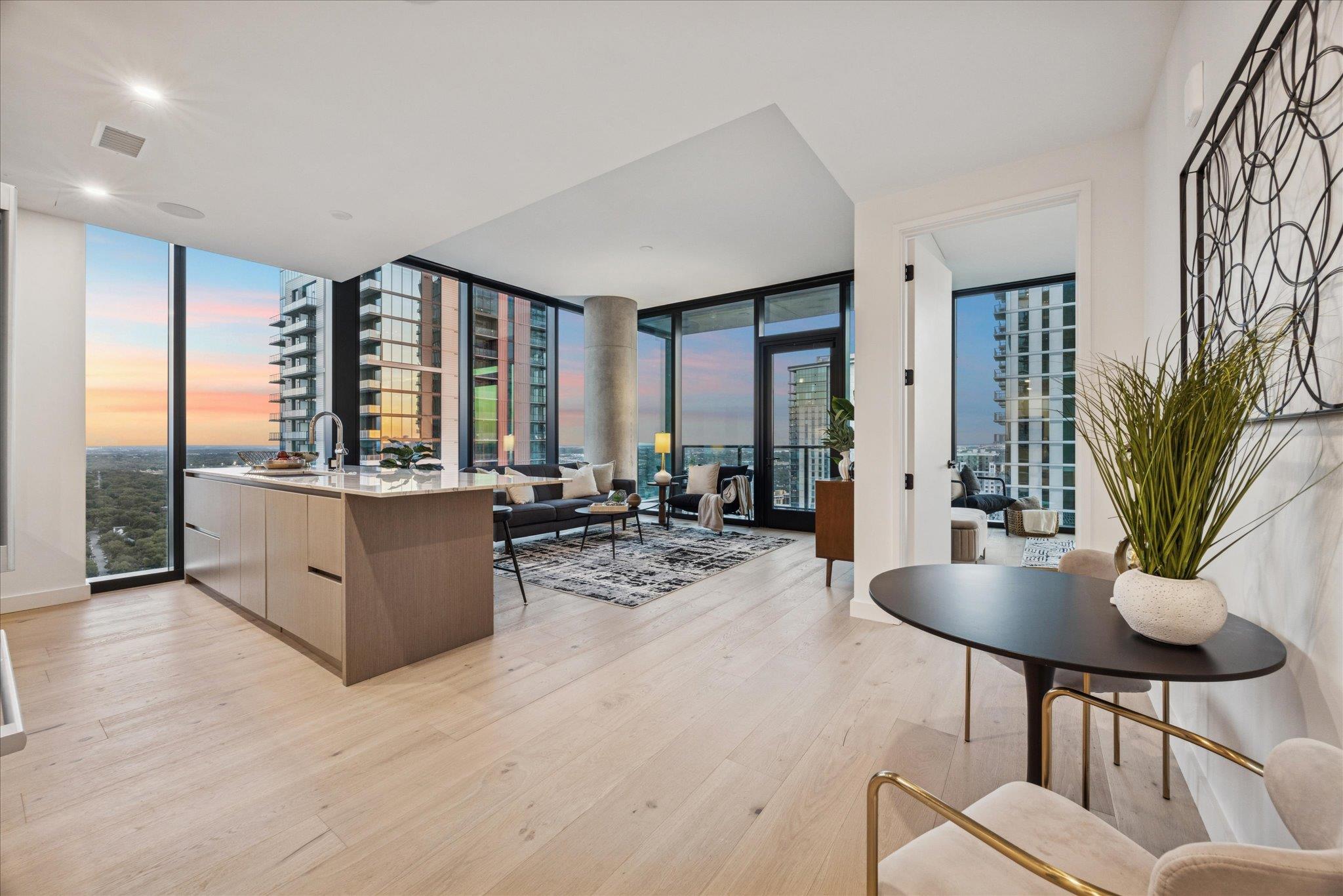 Listing photo 1 of 610  Davis St  #3102