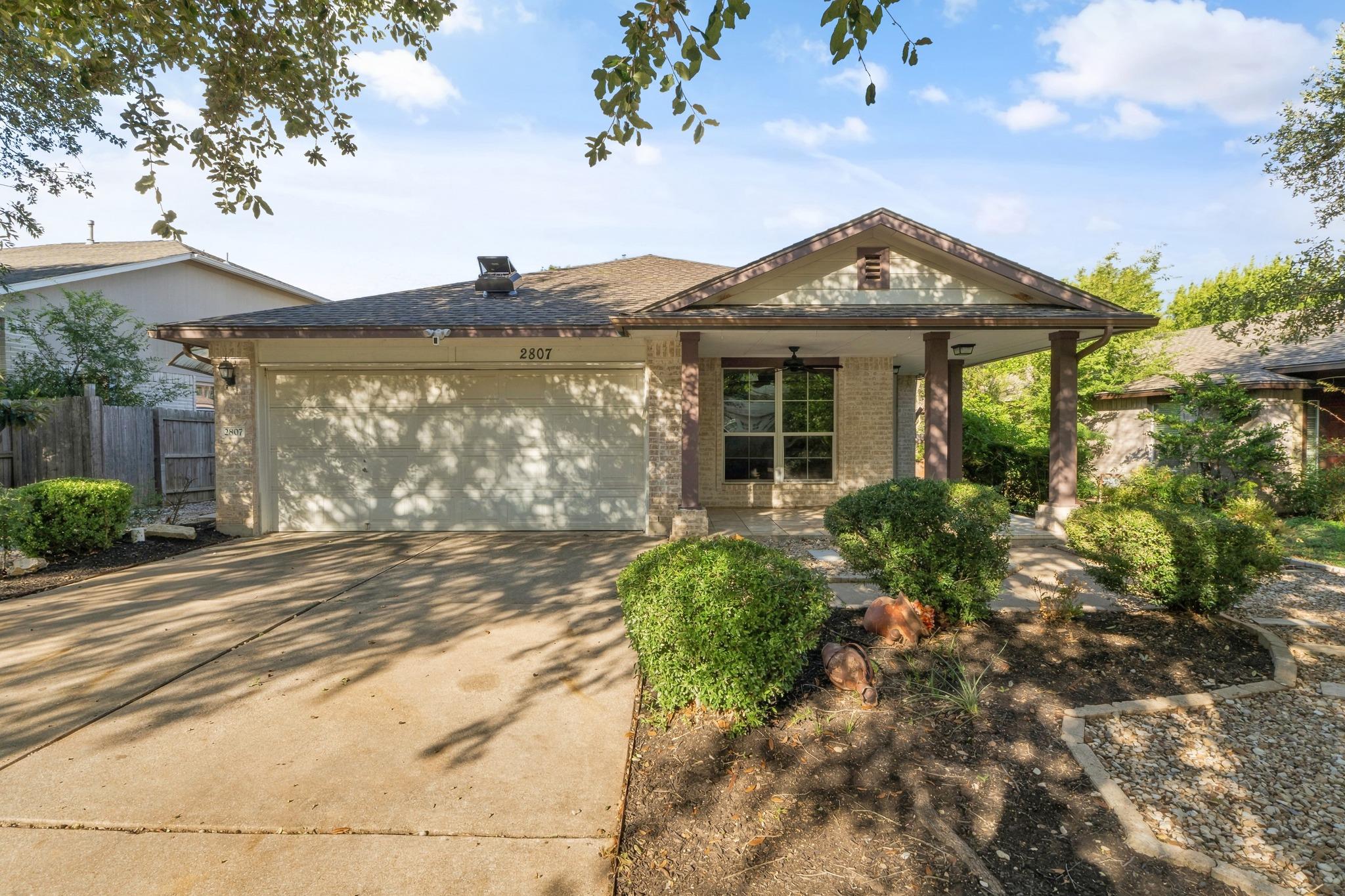 Listing photo 1 of 2807  Winslow Dr