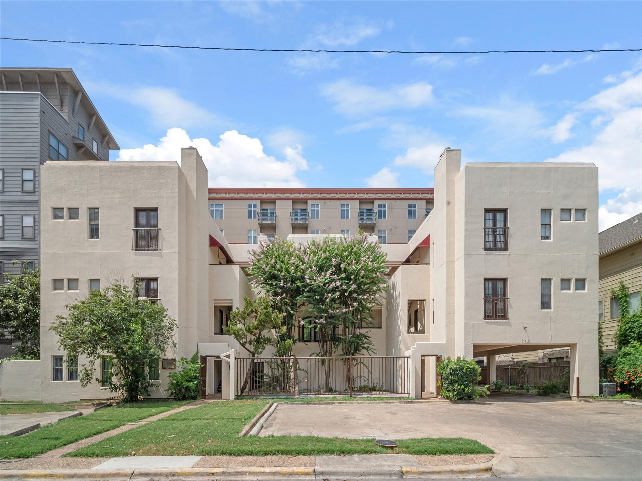 Listing photo 1 of 712  Graham Pl  #304
