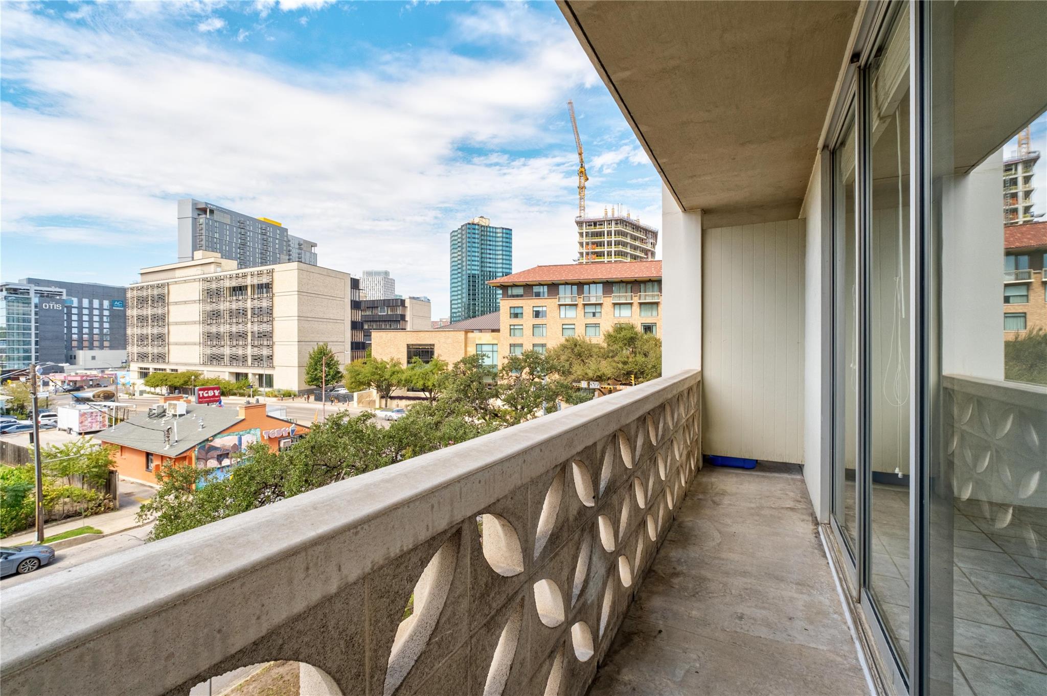 Listing photo 1 of 1801  Lavaca St  #3B