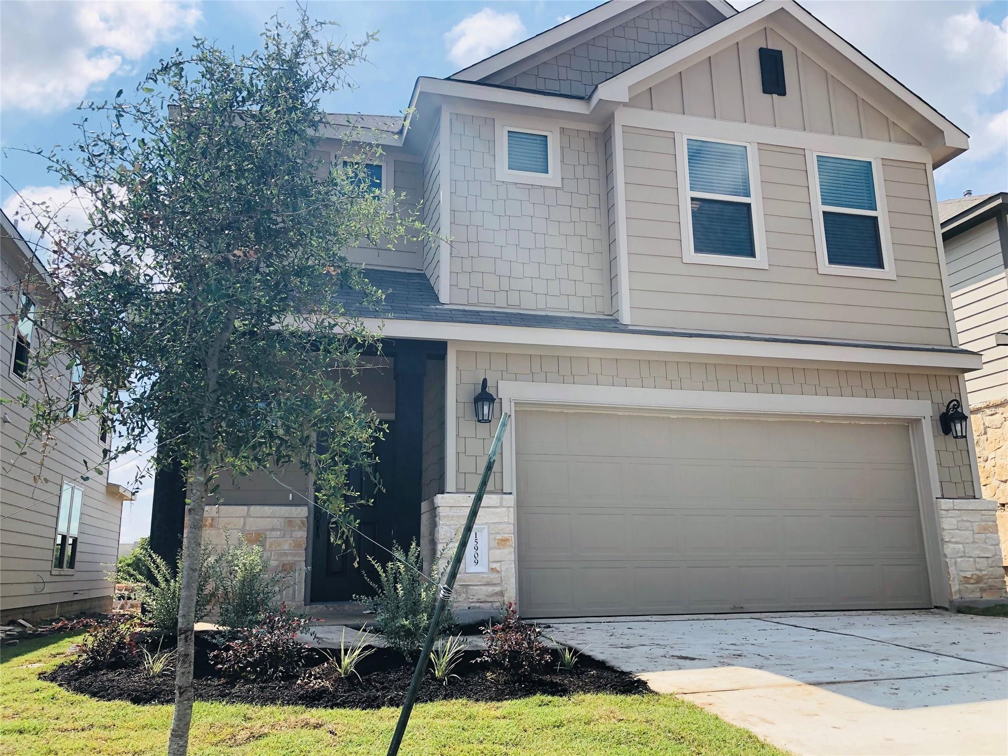 Listing photo 1 of 15909  Cessida St