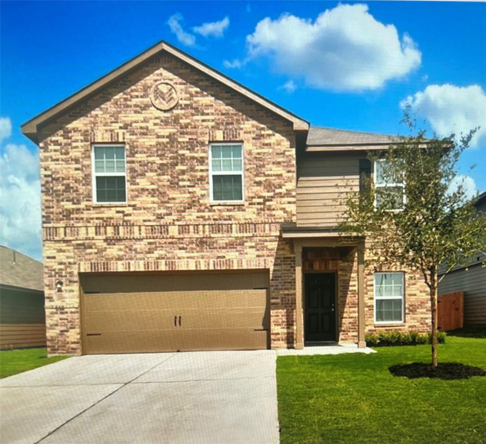 Listing photo 1 of 122  Fox Glen Trl