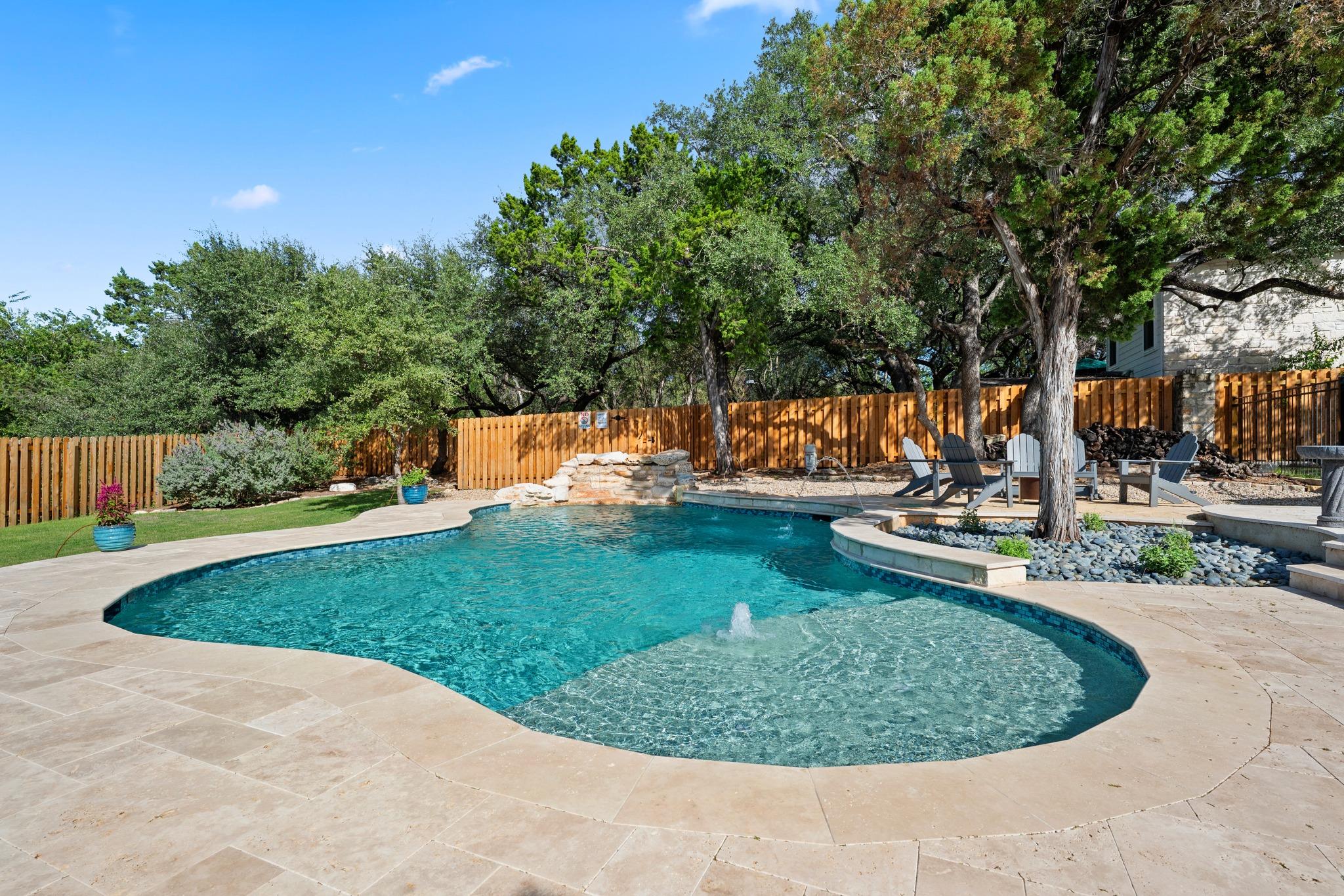 Listing photo 1 of 112  Los Altos Dr