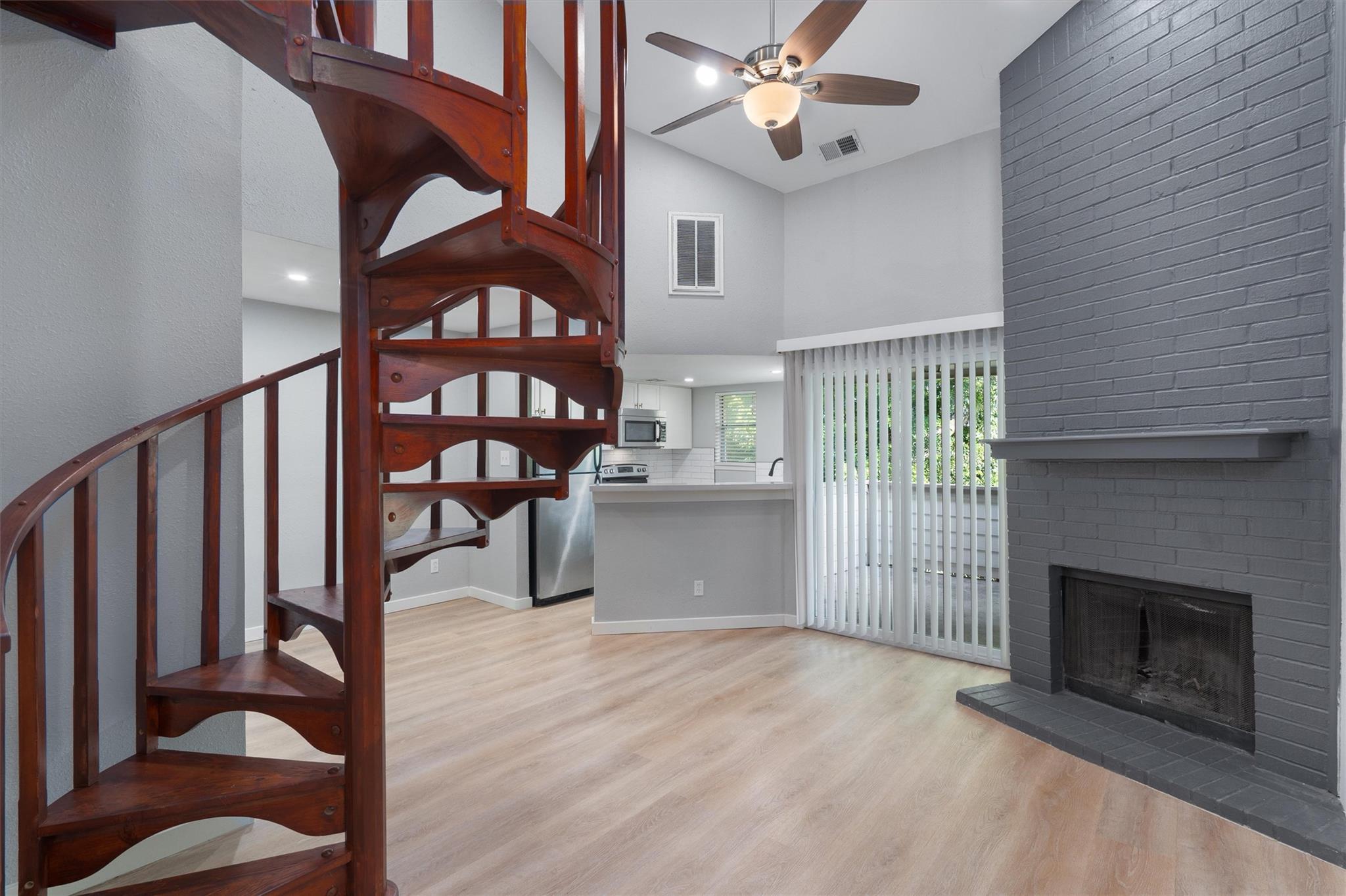 Listing photo 1 of 2500  Burleson Rd  #721