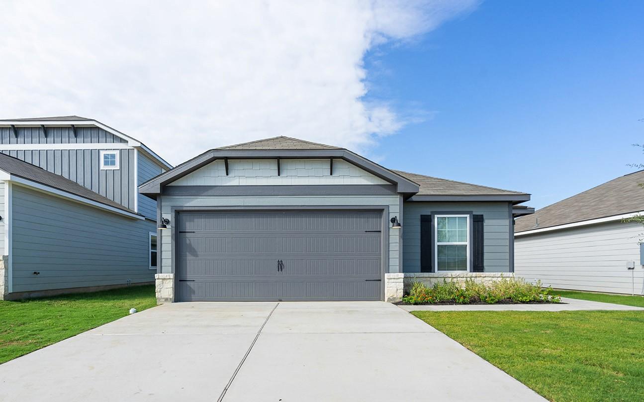 Listing photo 1 of 237 W Luna Blue Ln